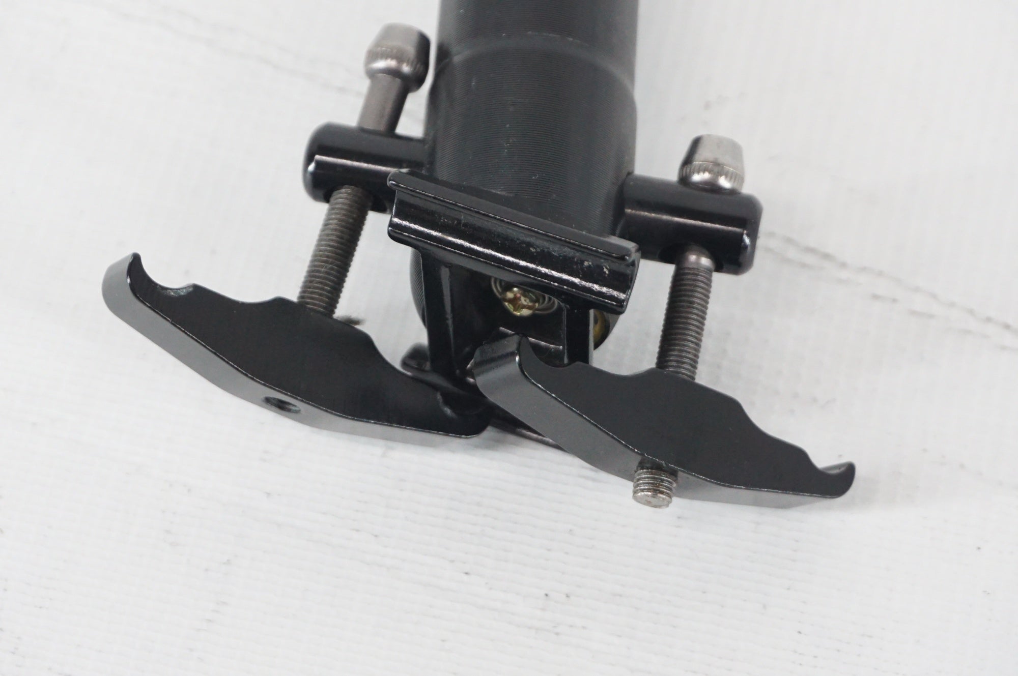 TYRELL 「タイレル」 Φ27.2 400mm シートポスト / 阪急塚口店