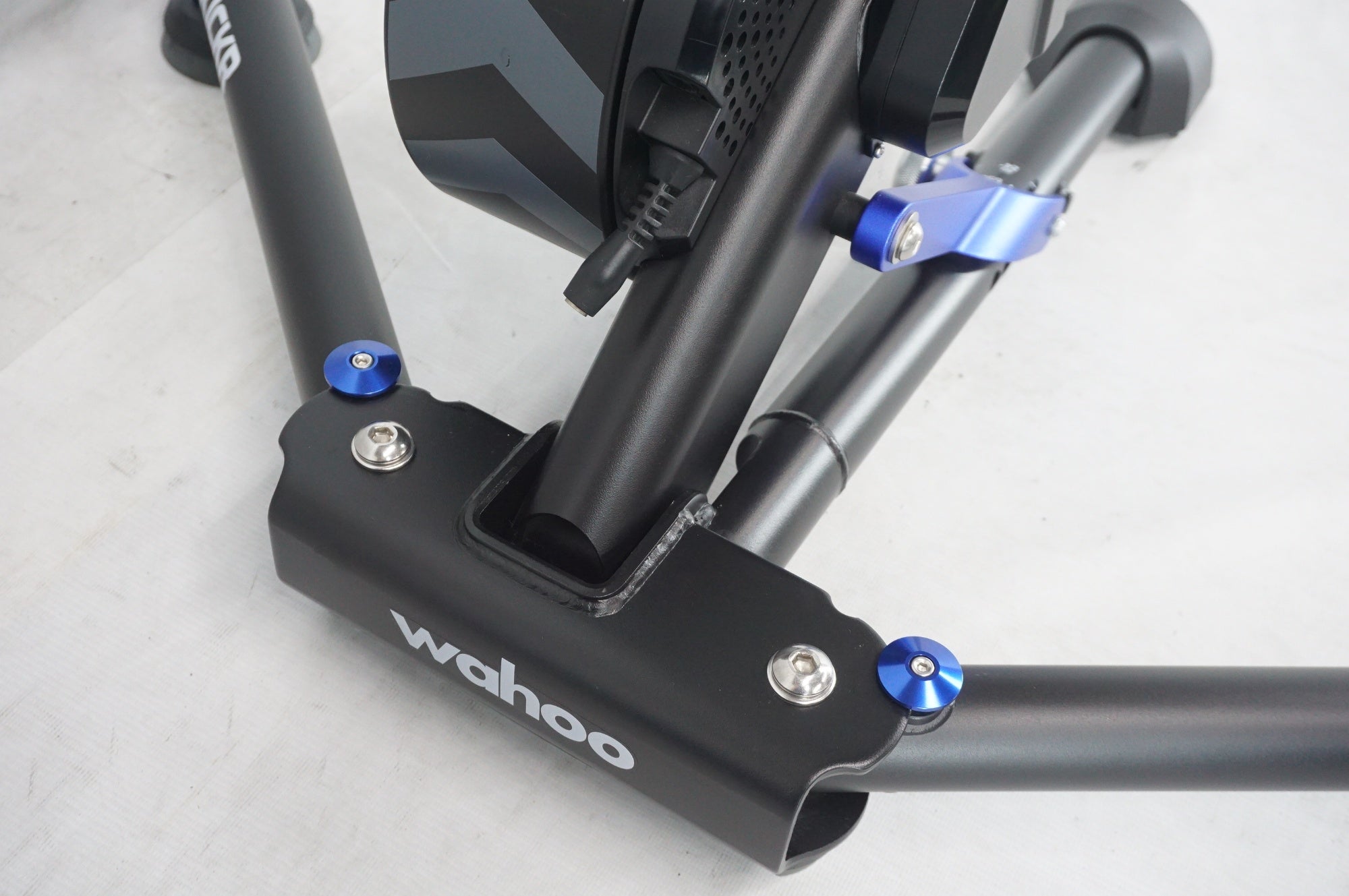 WAHOO 「ワフー」 KICKR V5 サイクルトレーナー / 阪急塚口店