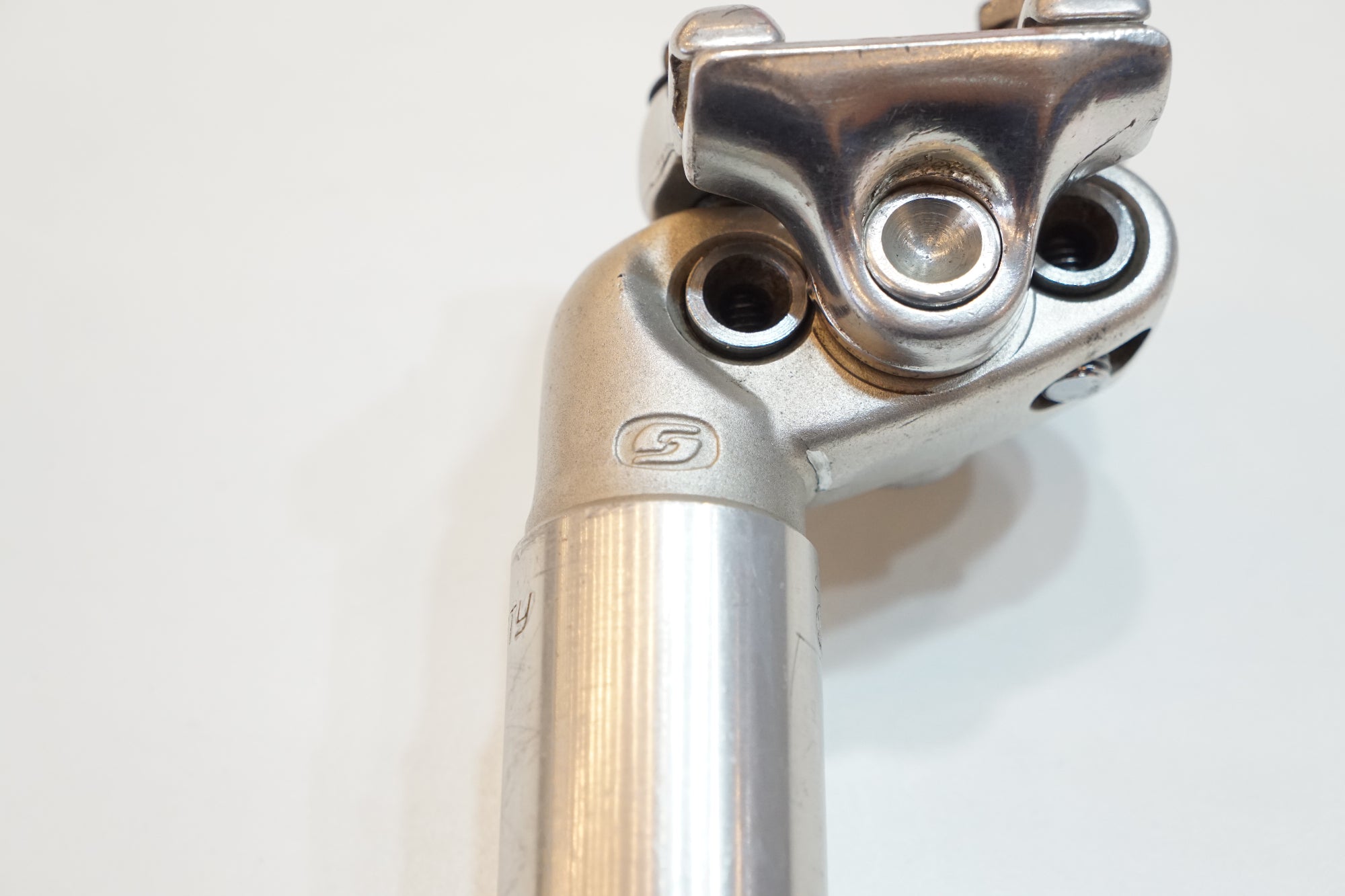 SUGINO 「スギノ」 MIGHTY φ27.0 200mm シートポスト/ バイチャリ浦和ベース