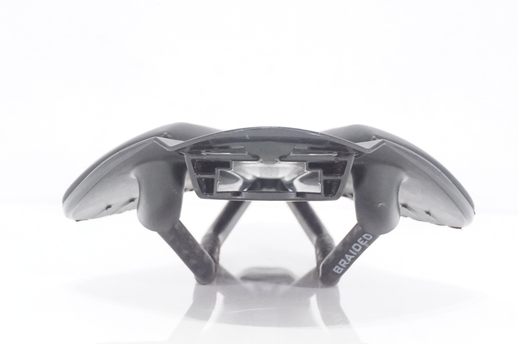 FIZIK 「フィジーク」 ARIONE R1 VERSUS EVO カーボンレール サドル / AKIBA店