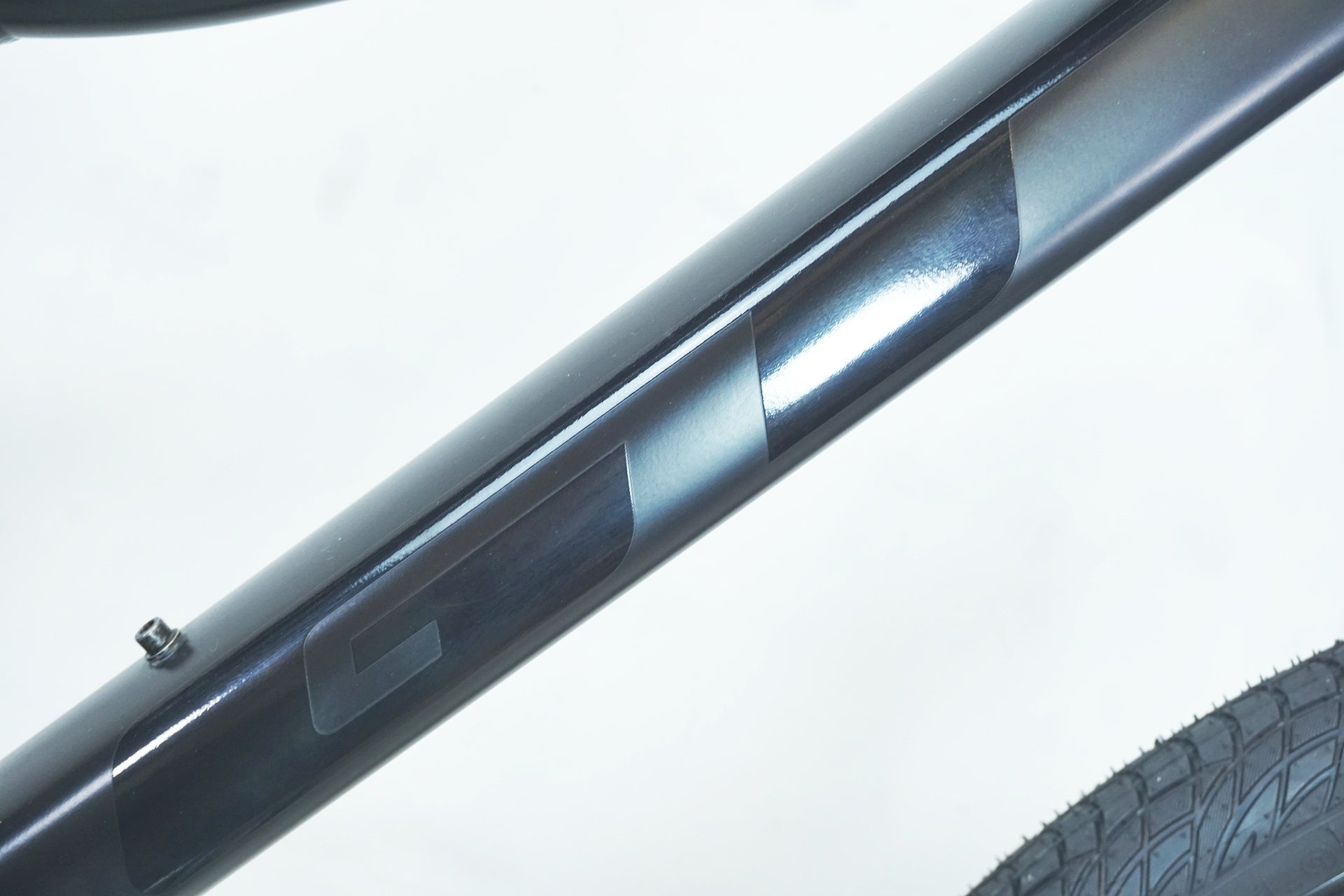 GT 「ジーティー」 AVALANCHE EXPERT 27.5" V2 2023年モデル マウンテンバイク / 有明ガーデン店