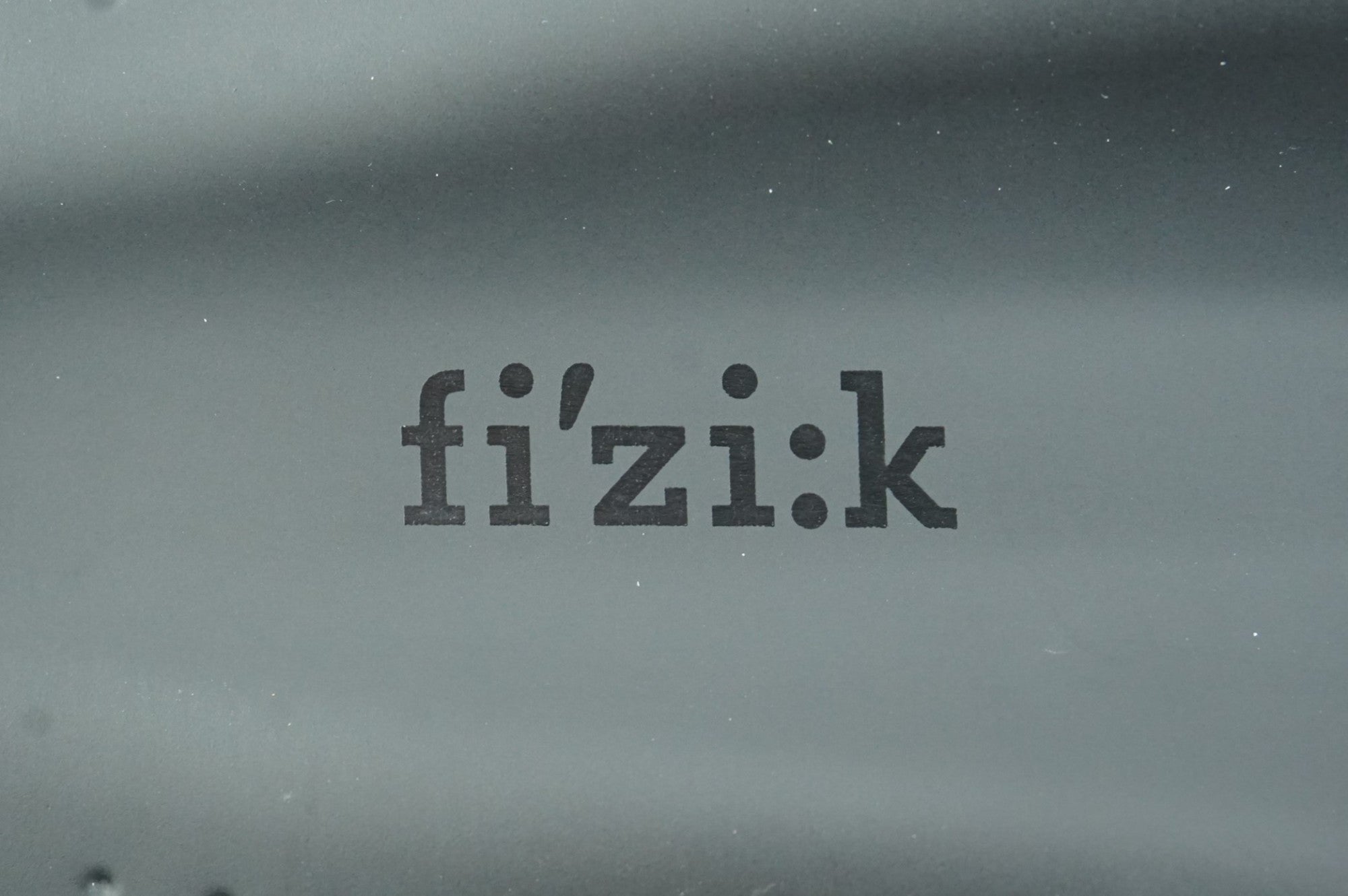 FIZIK 「フィジーク」 TEMPO ARGO R1 サドル / 中目黒店