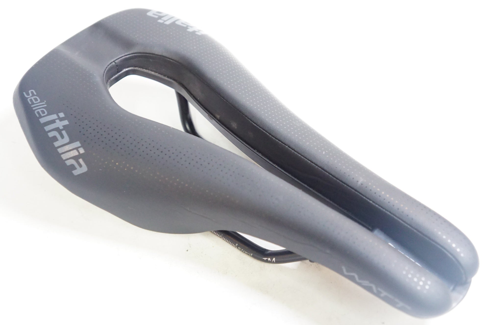 SELLE ITALIA 「セライタリア」 WATT GEL SUPERFLOWS サドル / 熊谷