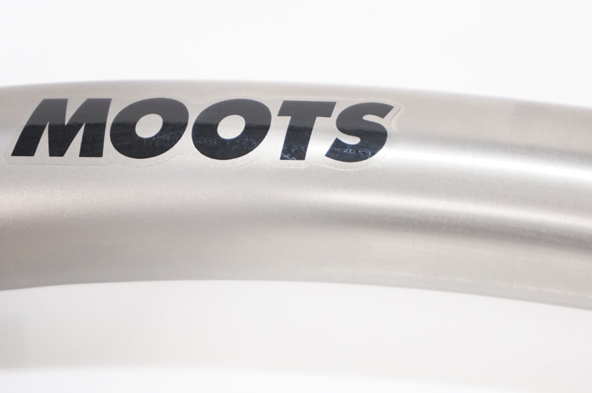 MOOTS 「ムーツ」 チタン φ30.9 約380mm シートポスト / AKIBA店