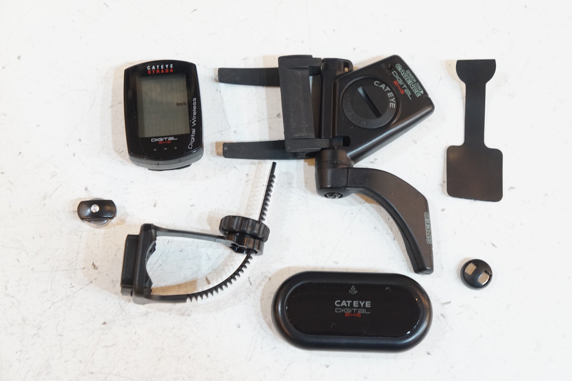 CATEYE 「キャットアイ」 CC-RD420W サイクルコンピューター / バイチャリ浦和ベース