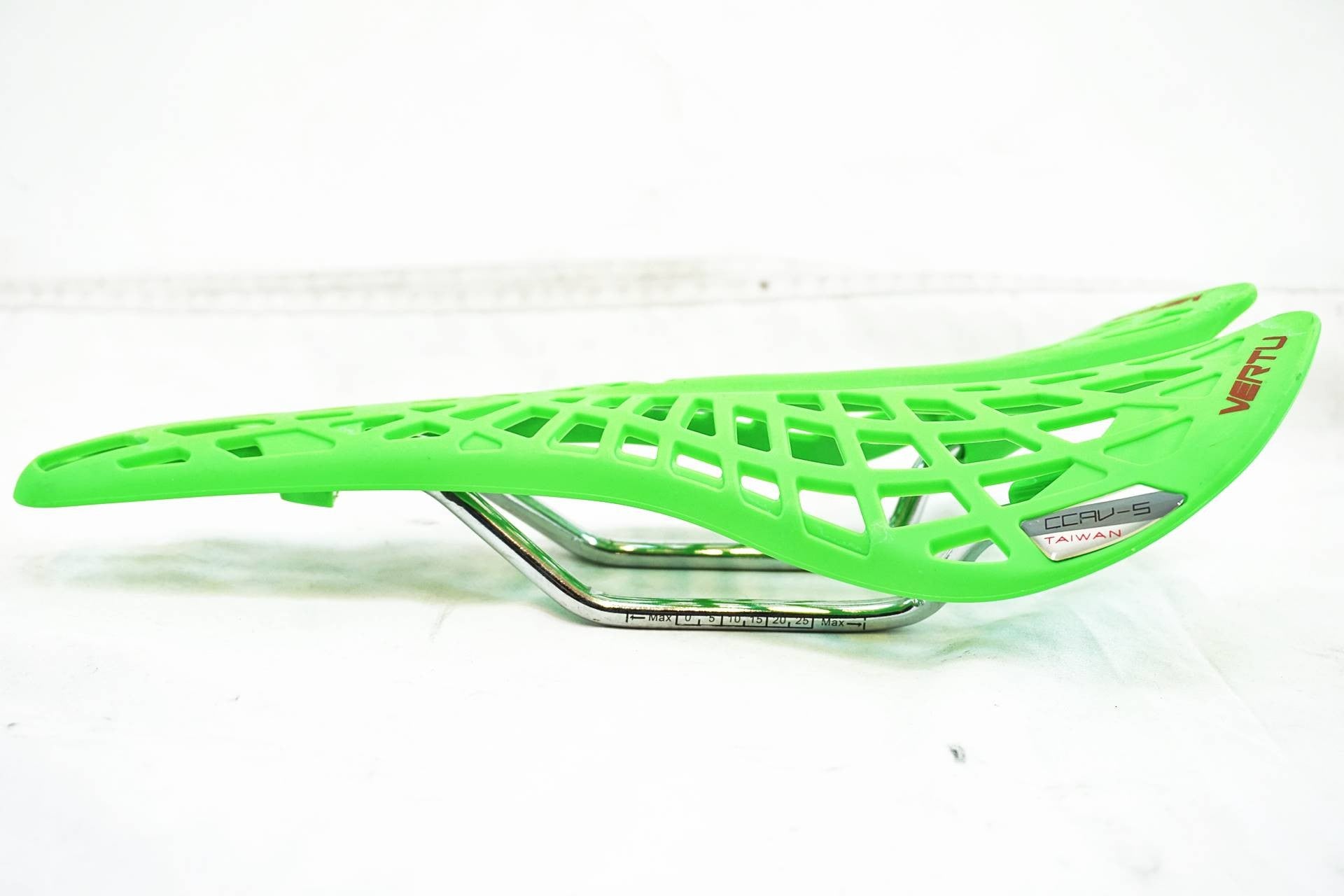 VERTU 「ヴァーチュ」 サドル / 有明ガーデン店