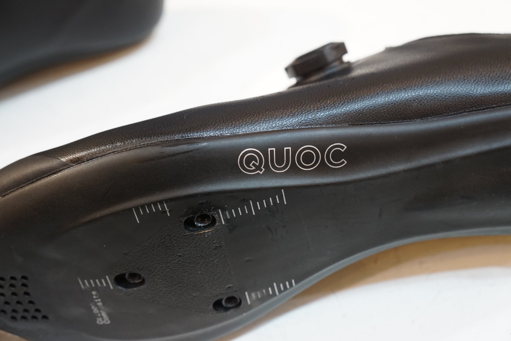 QUOC 「クオック」 ESCAPE ROAD EU43 シューズ / バイチャリ浦和ベース