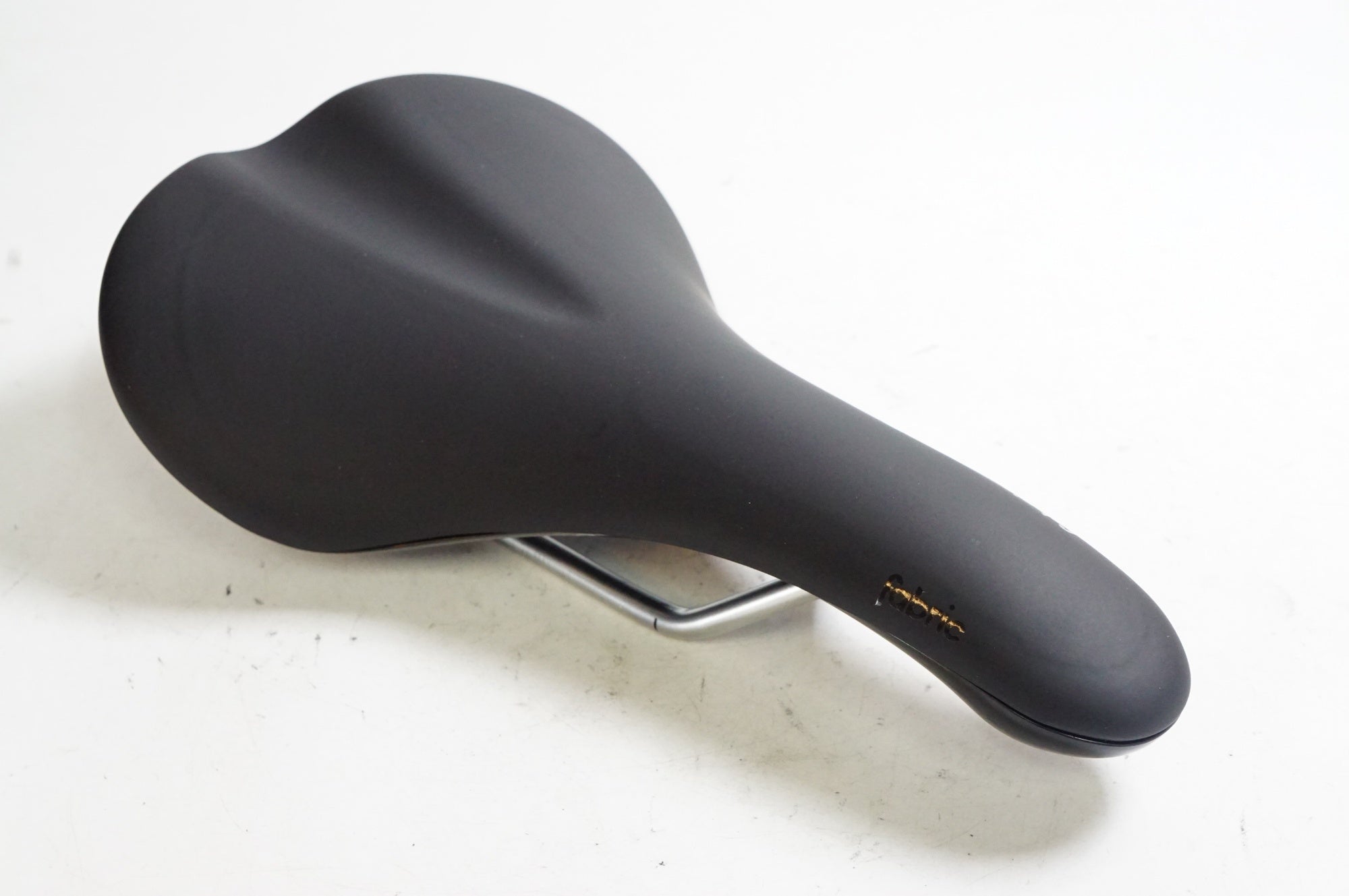 ファブリック　サドル　SCOOP Amazon | fabric(ファブリック) サドル SCOOP SHALLOW SPORT BKB
