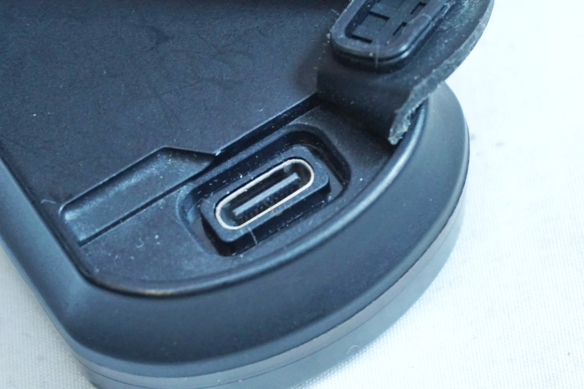 iGPSPORT 「アイジーピースポーツ」 SR30 スマートレーダー リアライト / 有明ガーデン店