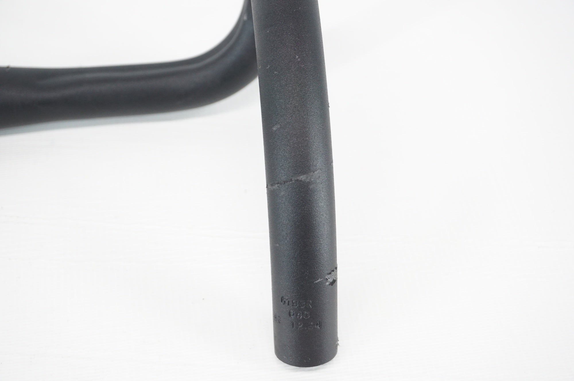 TNI 「ティーエヌアイ」 ERGONOMIC SHALLOW Φ31.8 400mm ハンドル / 阪急塚口店