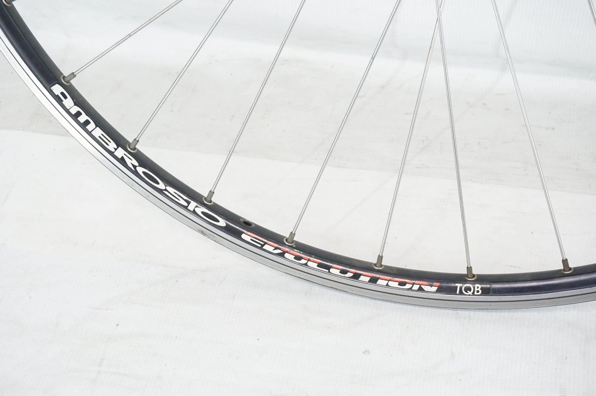 TNI 「ティーエヌアイ」 ハブ/AMBROSIO リム カンパフリー ホイールセット / 阪急塚口店