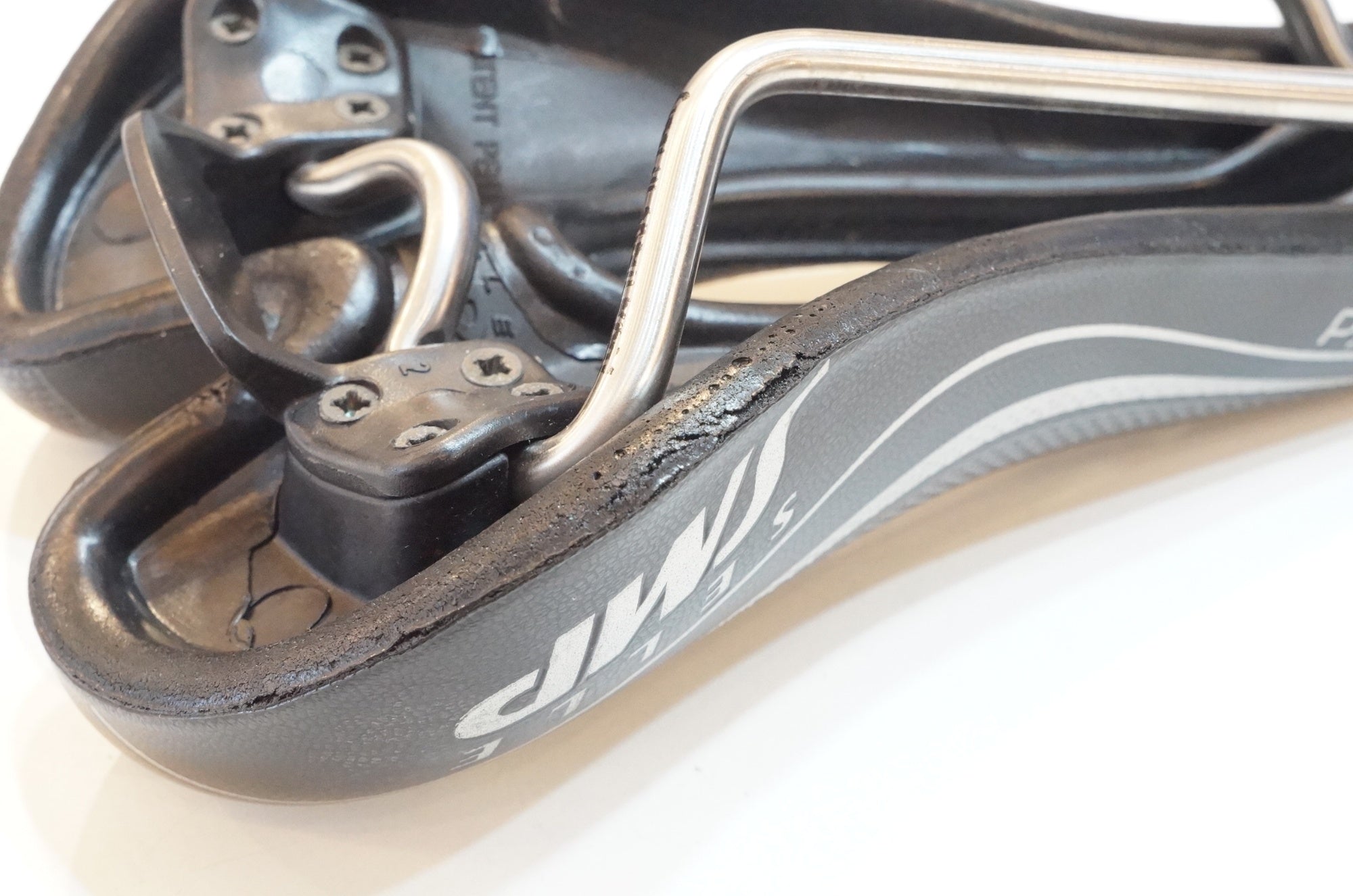 SELLE SMP 「セラエスエムピー」 HYBRID サドル / 浦和ベース