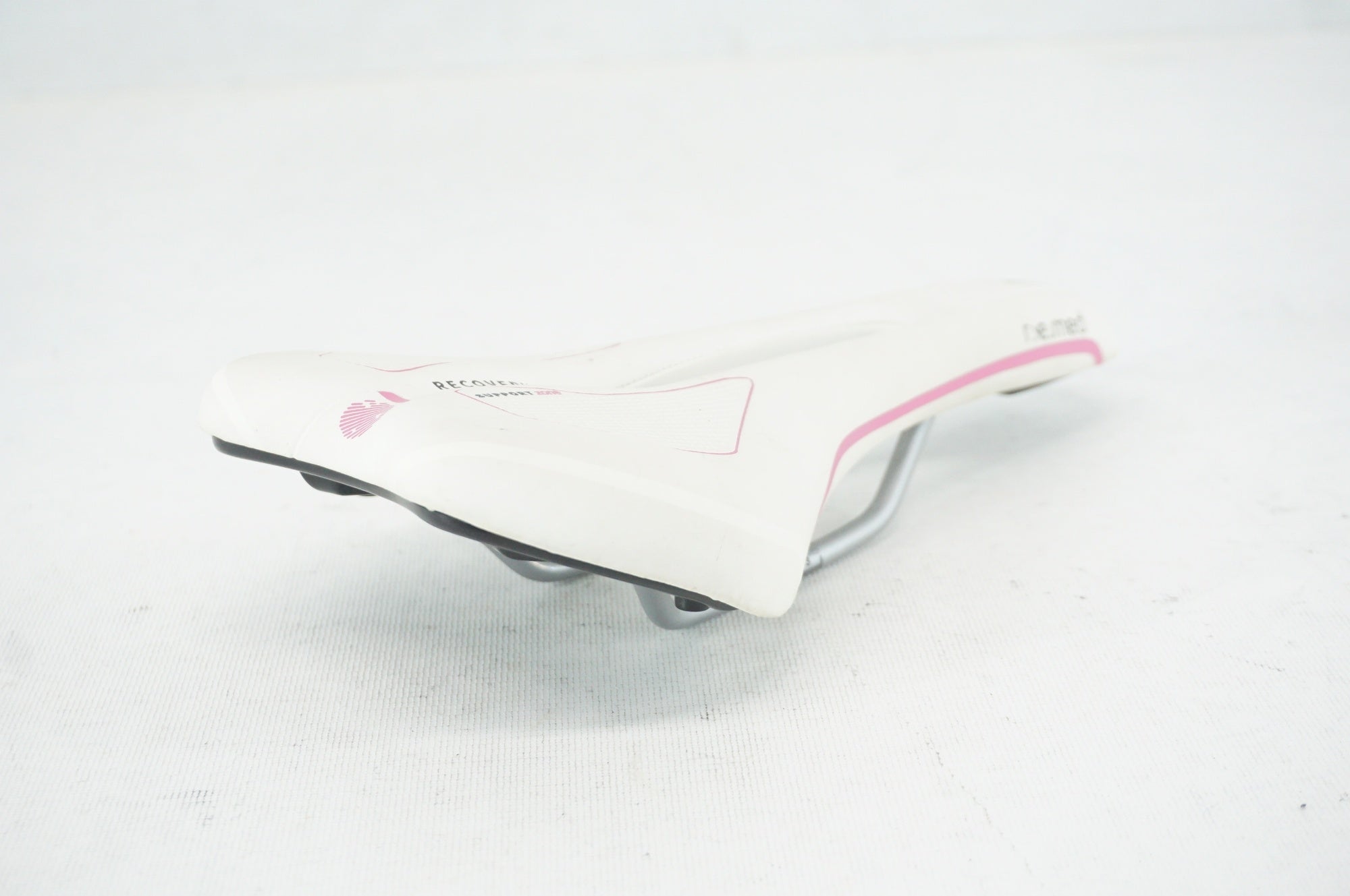 SELLE ROYAL 「セラロイヤル」 R.E.MED サドル / 阪急塚口店