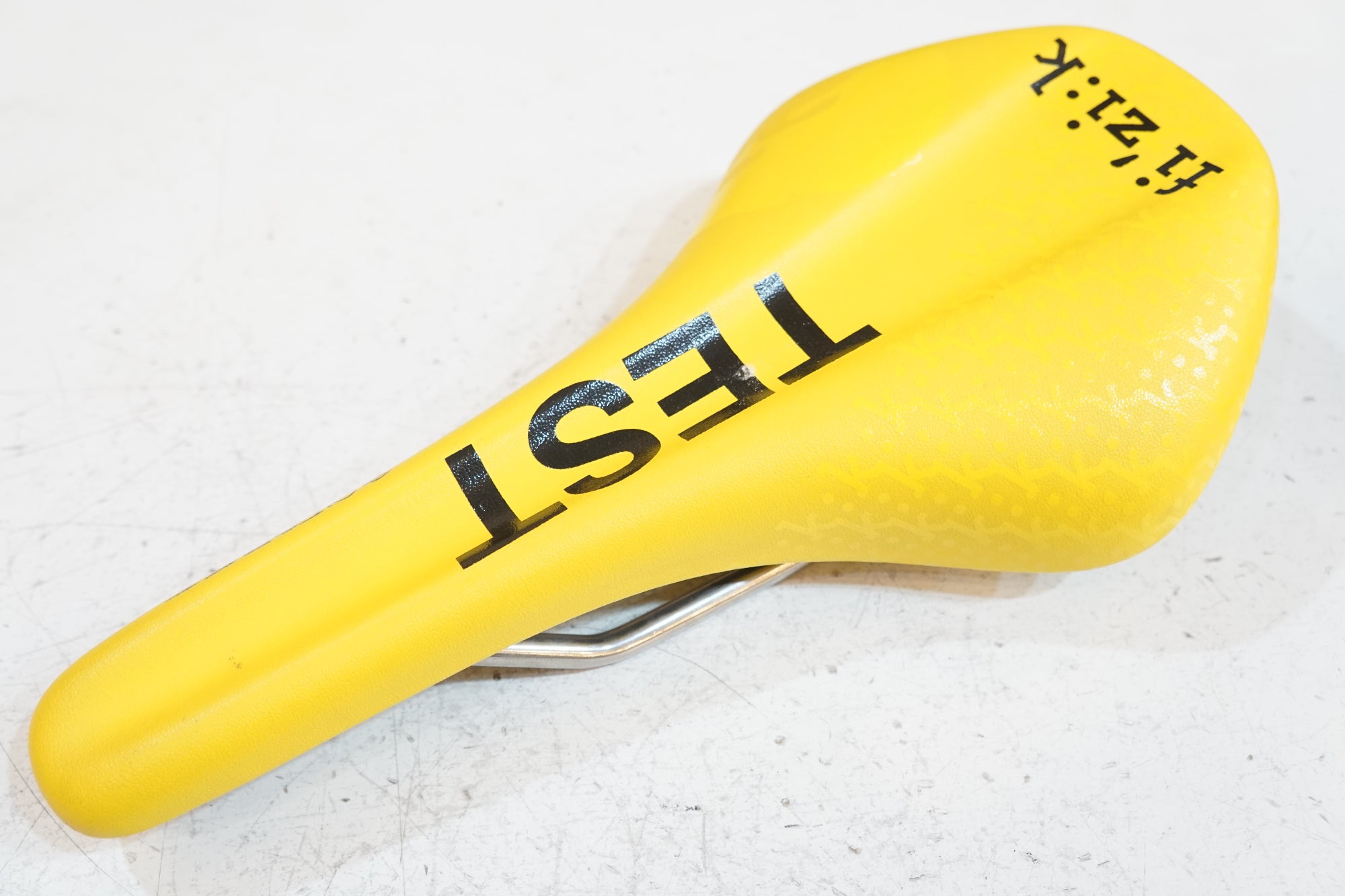 FIZIK 「フィジーク」 ANTARES VS TEST サドル / バイチャリ浦和ベース