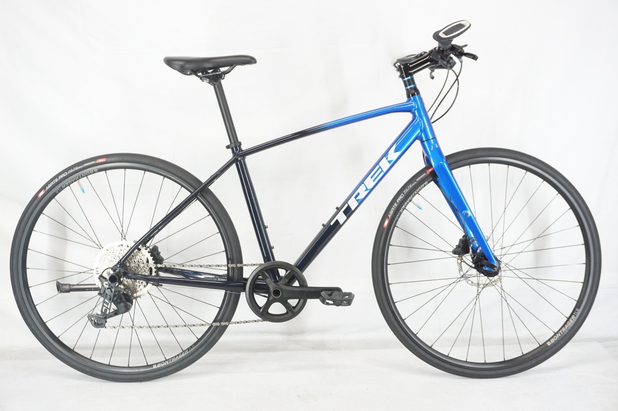 送料無料　トレックFX3 TREK 2025年最新】TREK FX 3 Gen 4｜軽量クロスバイクで快適通勤＆街乗り