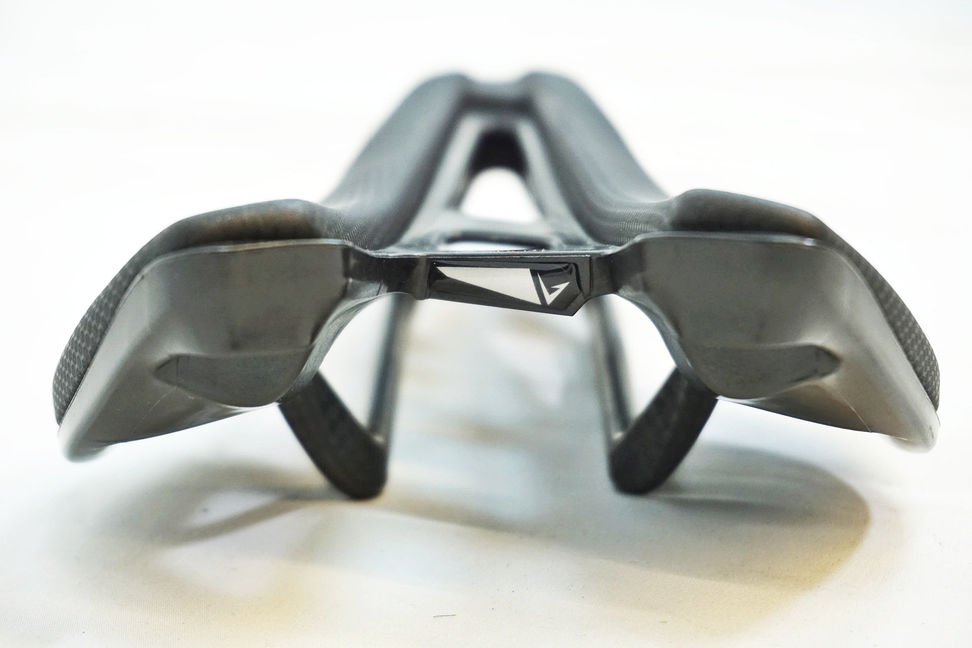 VELOMANN 「ヴェロマーン」 MITORA139 サドル / 有明ガーデン店