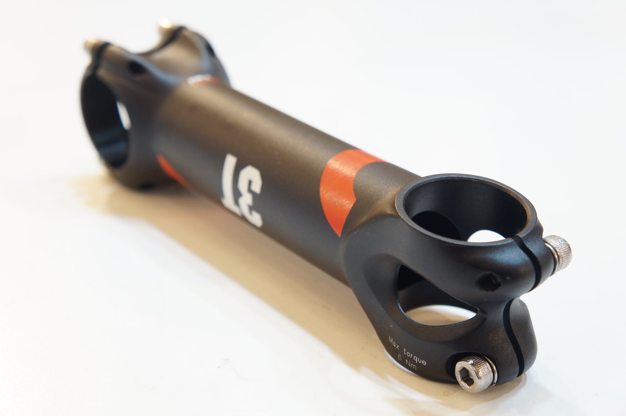 3T 「スリーティー」 ARX-TEAM φ31.8 140mm ステム / バイチャリ浦和ベース