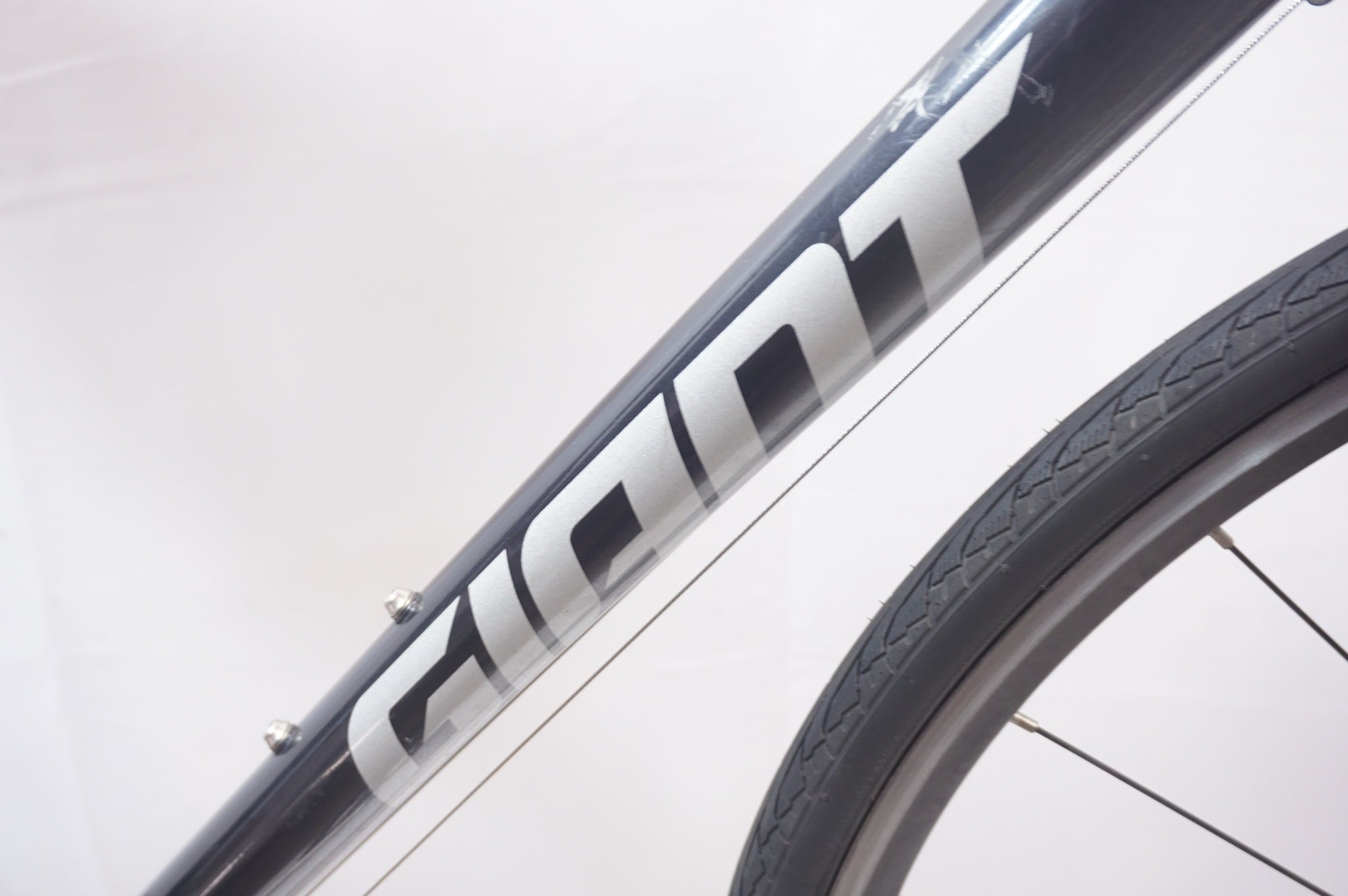 GIANT 「ジャイアント」 ESCAPE R3 2023年モデル クロスバイク / 世田谷店