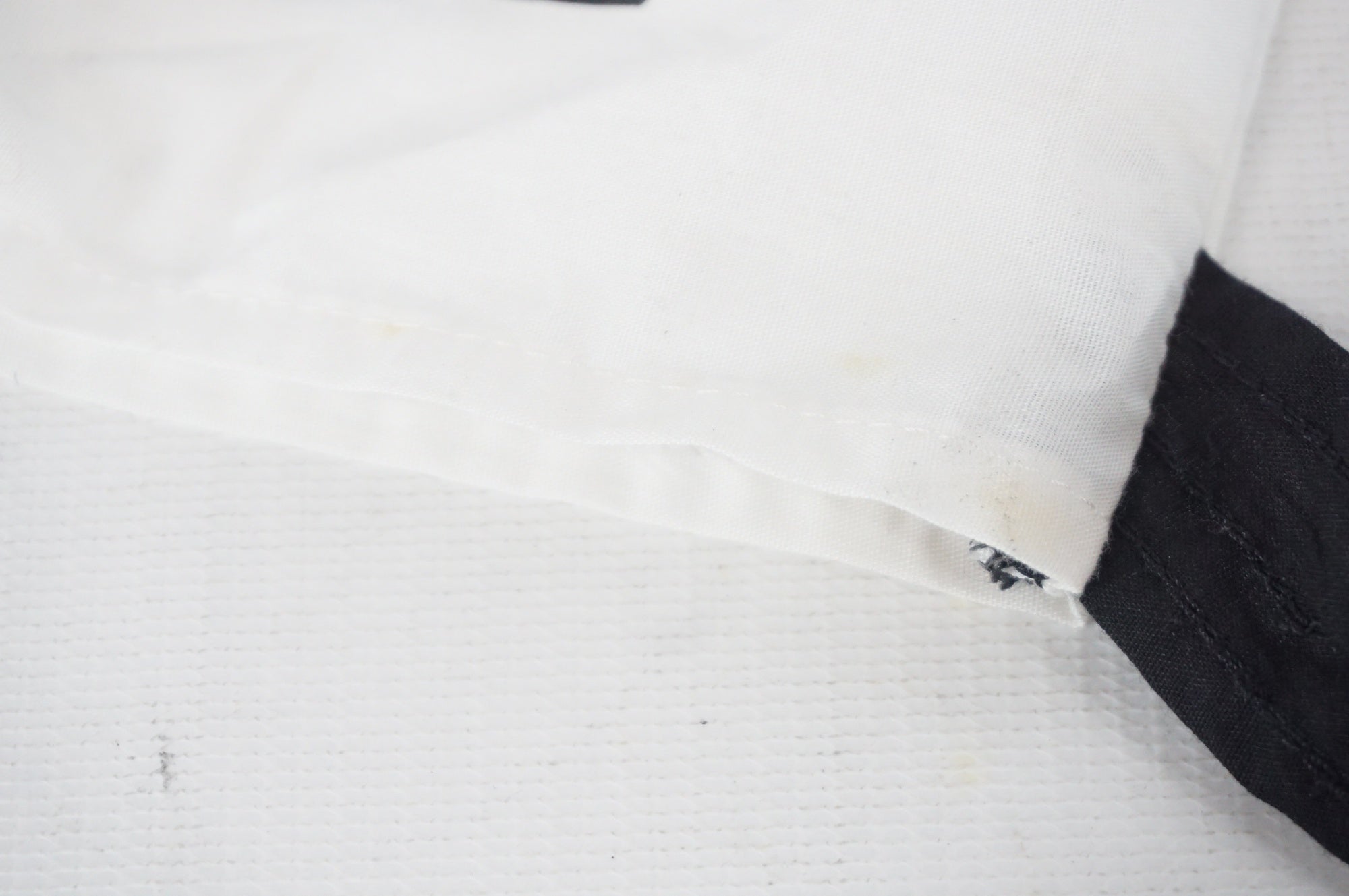 TREK 「トレック」 Segafredo デザインサコッシュ / 阪急塚口店