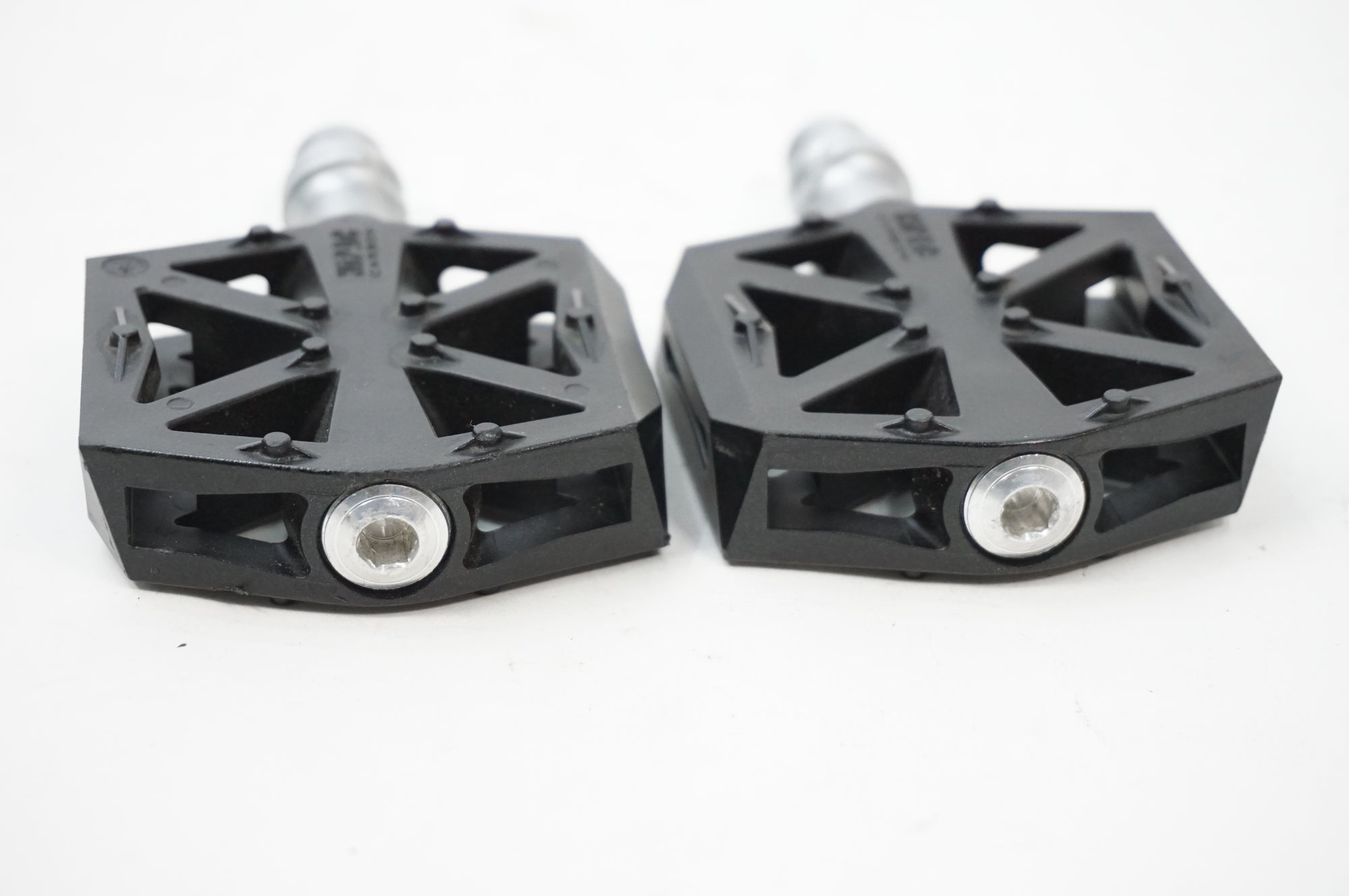 VP ONE 「ヴイピーワン」 HIPAC CARBON ペダル / 川越店