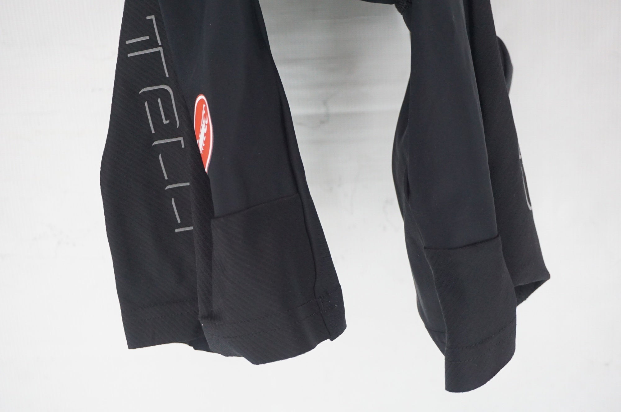 CASTELLI 「カステリ」 XLサイズ ビブショーツ / 阪急塚口店