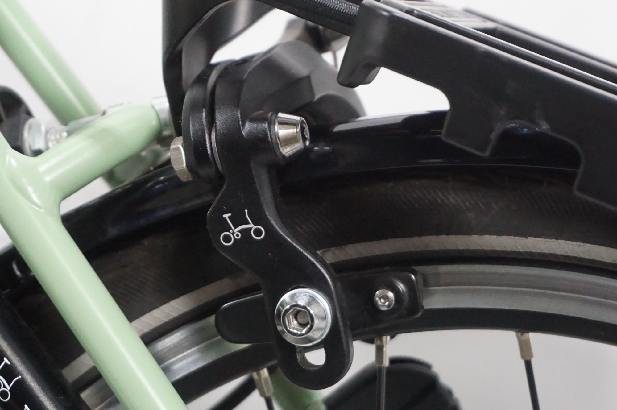 BROMPTON 「ブロンプトン」 C LINE EXPLORE MID M6L 2023年モデル 16インチ 折りたたみ自転車 / AKIBA店