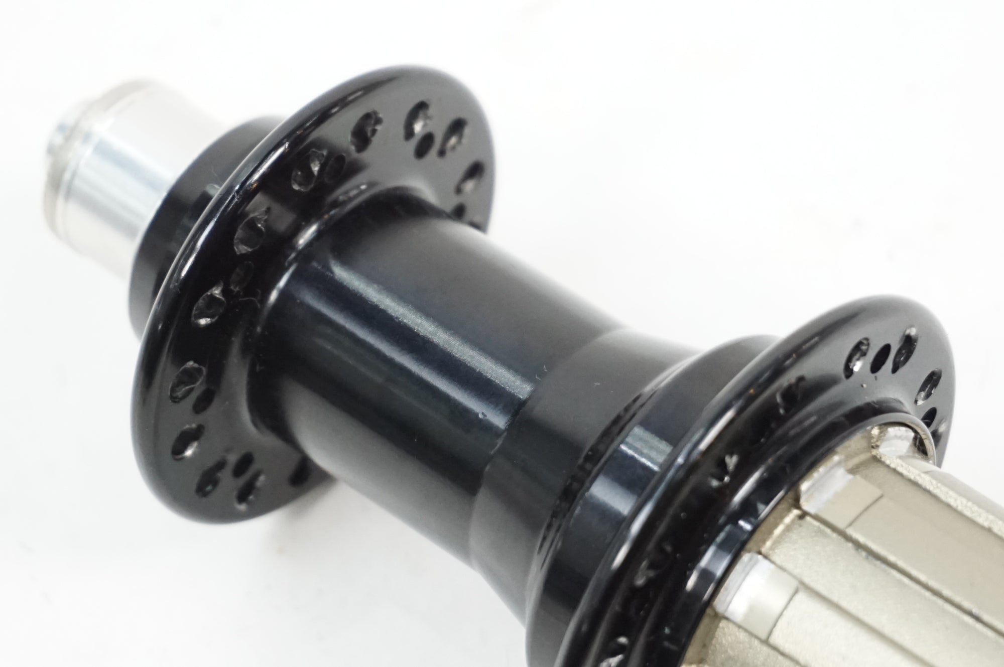 TNI 「ティーエヌアイ」 EVOLUTION LIGHT SHIMANO 11s 32H リアハブ / 川越店