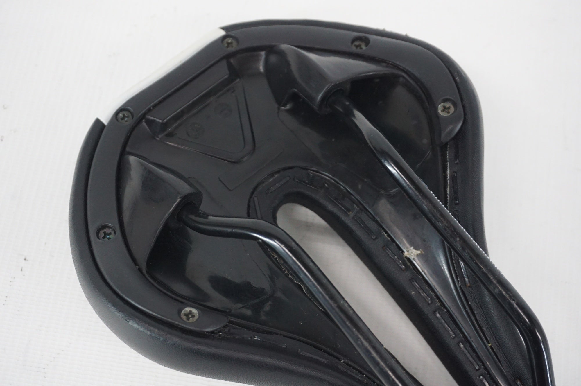 GORIX 「ゴリックス」 TOURING G100 サドル / 阪急塚口店