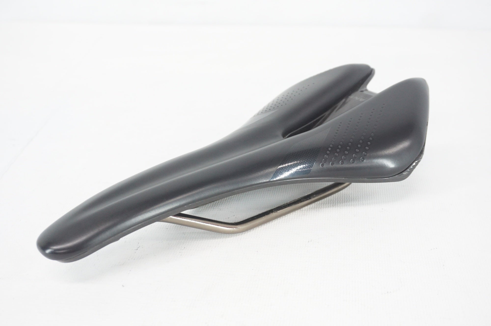 GIANT 「ジャイアント」 CONTACT SL FOWARD サドル / 阪急塚口店