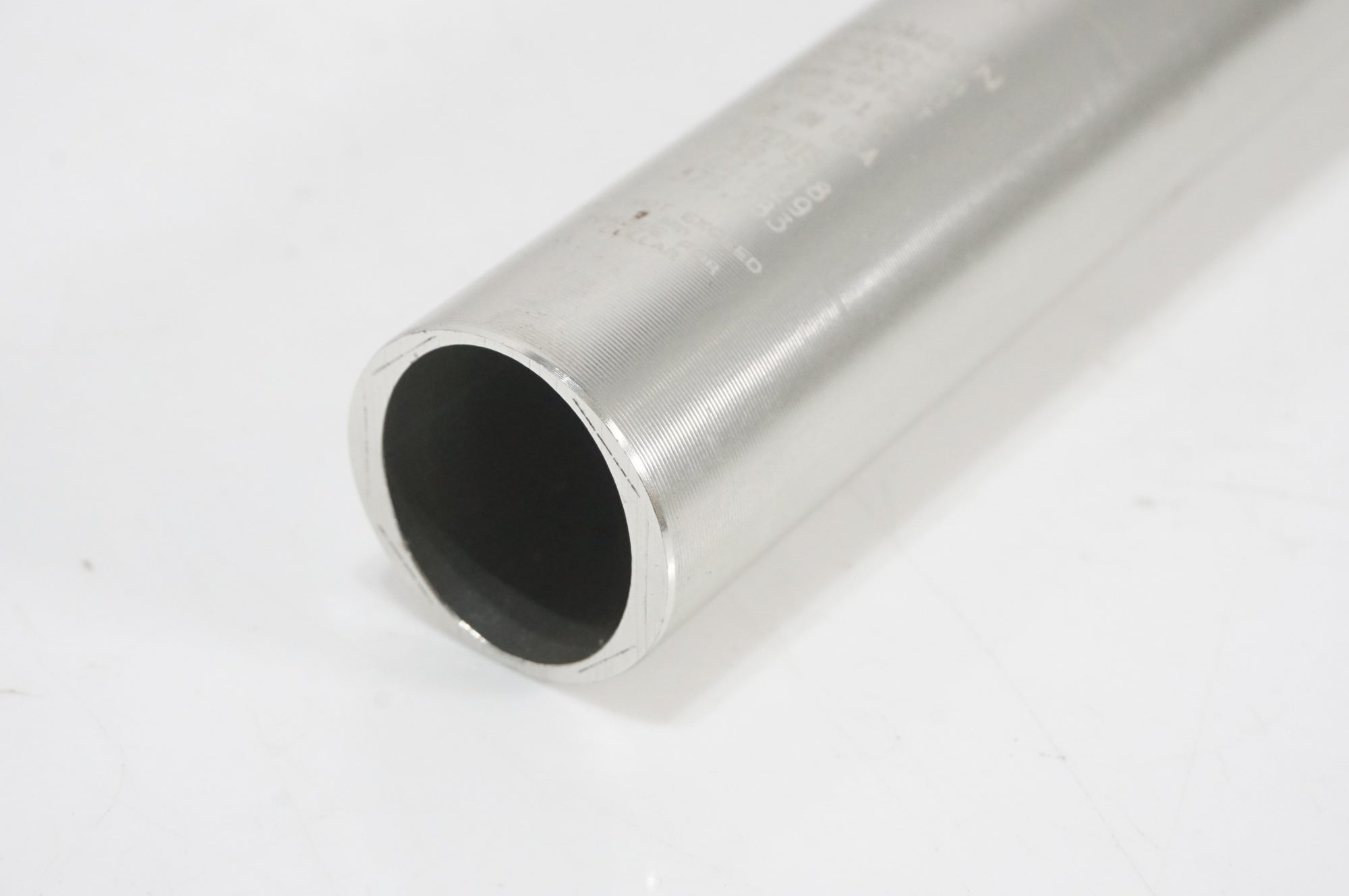 THOMSON 「トムソン」 ELITE SETBACK φ27.2 250mm シートポスト / AKIBA店