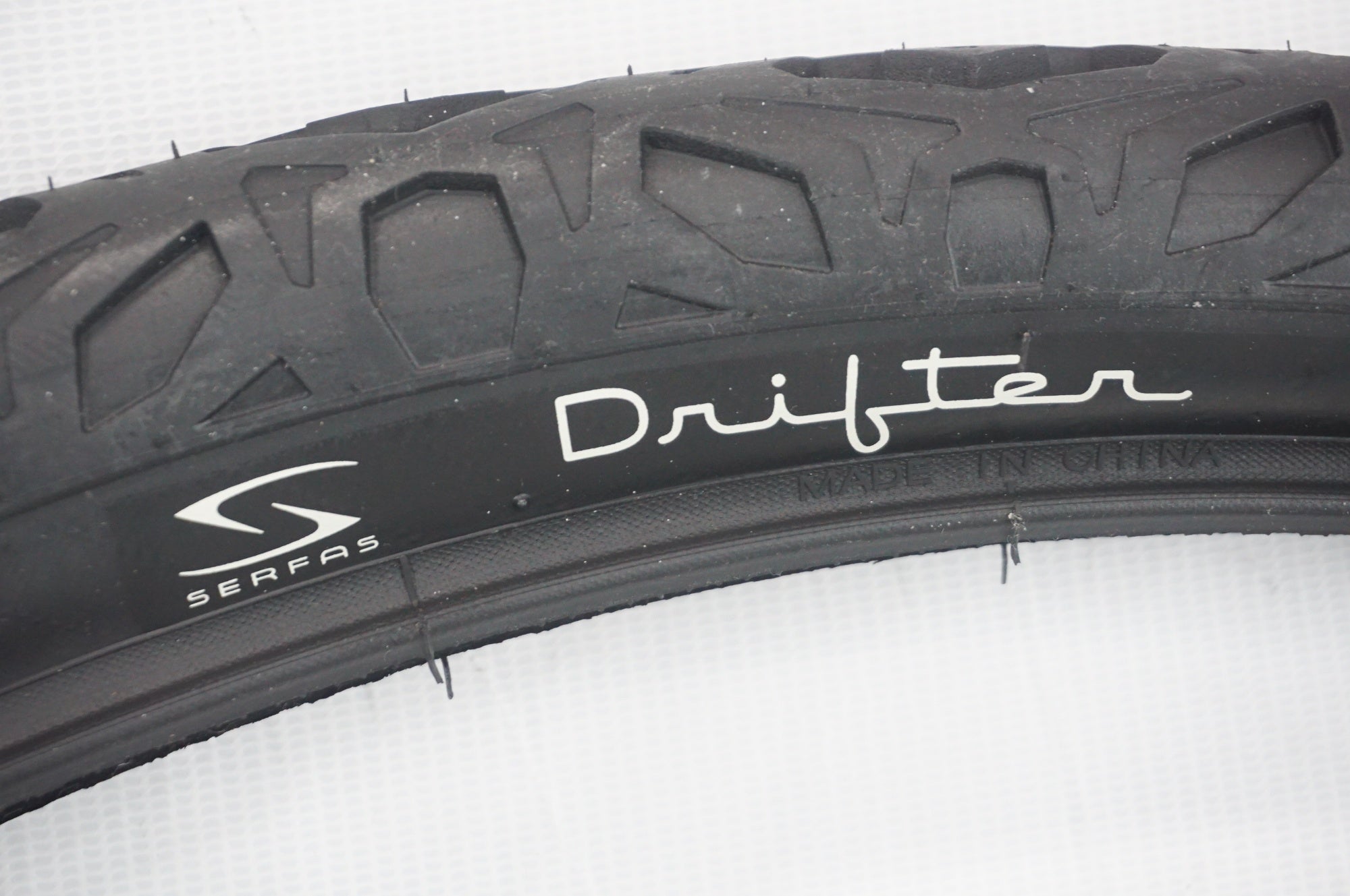 SERFAS 「サーファス」 DRIFTER MEO CITY 29x2.00 タイヤセット / 阪急塚口店