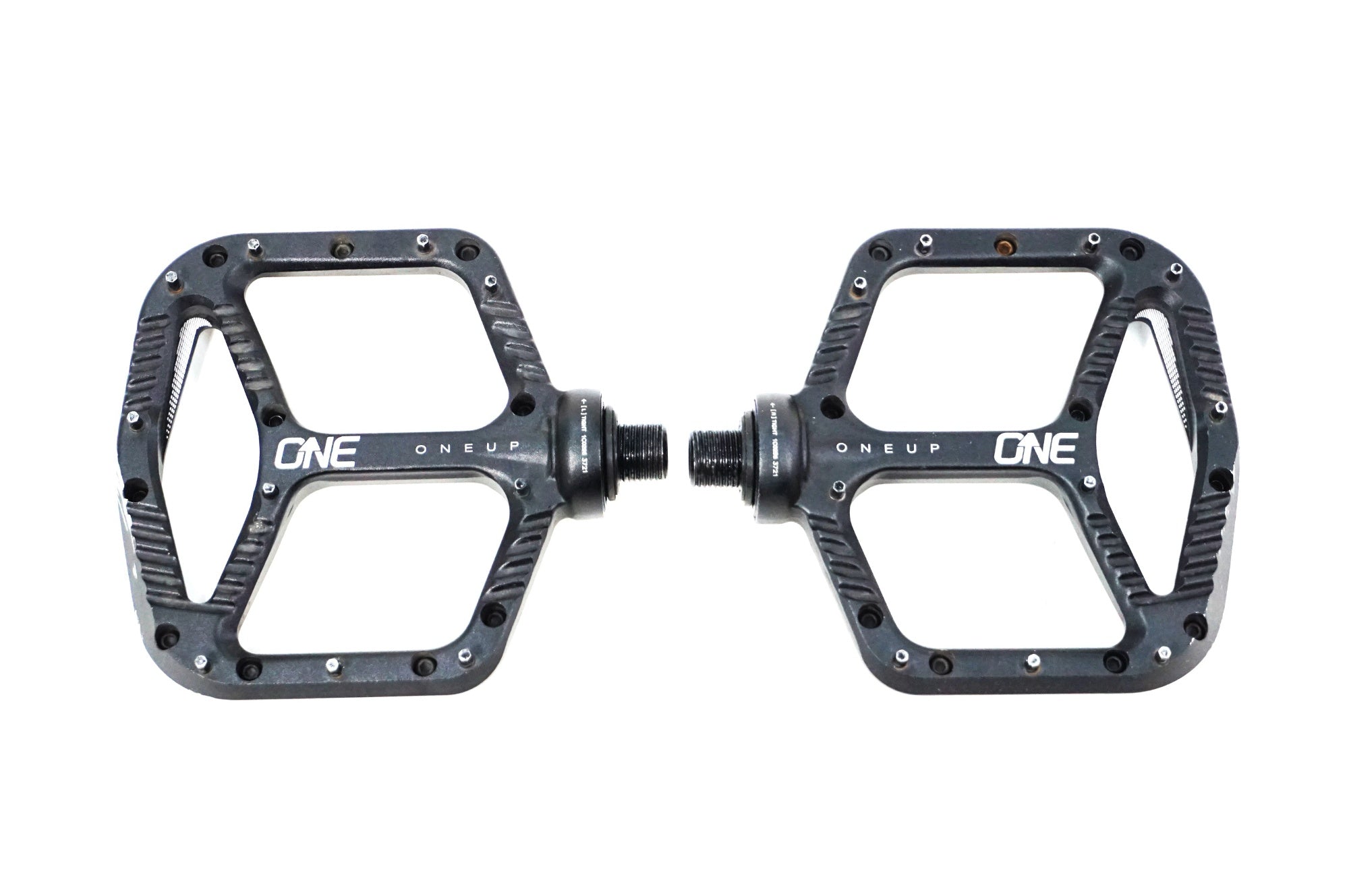 ONEUP 「ワンアップ」 アルミ フラットペダル / 川越店