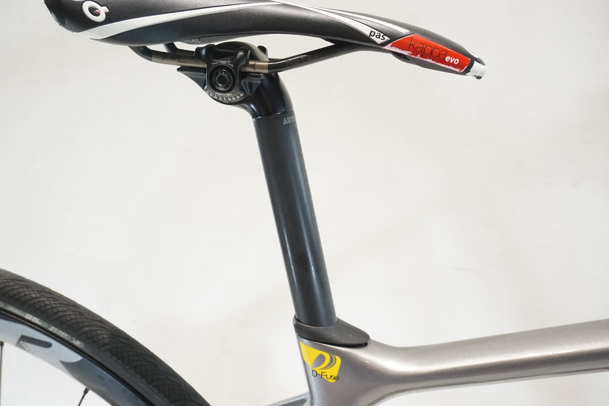 GIANT 「ジャイアント」 DEFY ADVANCED PRO 1 2016年モデル ロードバイク / 横浜戸塚店