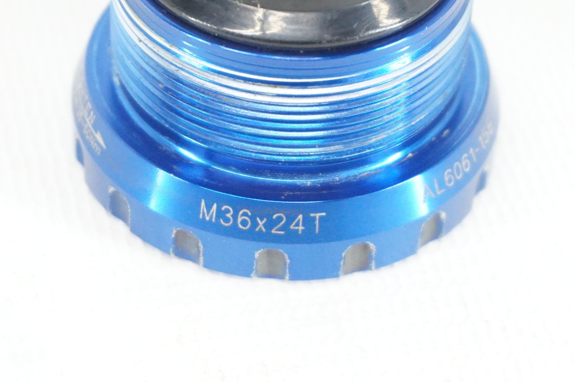 TOKEN 「トーケン」 INTEGRATED EX-TYPE 70mm /36mm×24T ボトムブラケット / 阪急塚口店