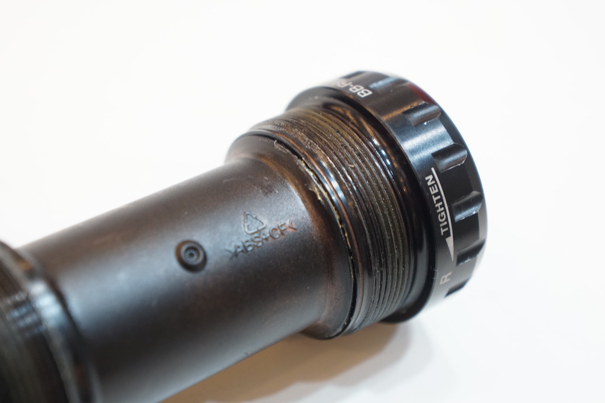 SHIMANO 「シマノ」 BB-R9100 ボトムブラケット / バイチャリ浦和ベース