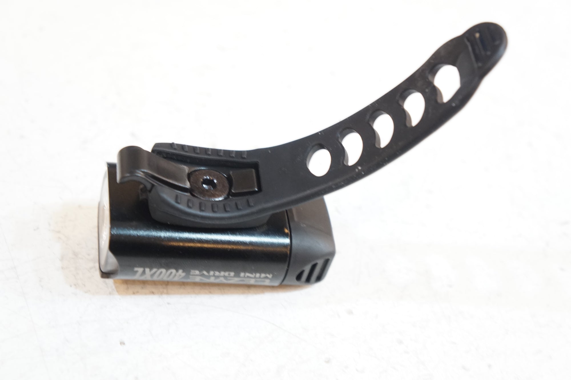 LEZYNE 「レザイン」 400XL フロントライト / バイチャリ浦和ベース