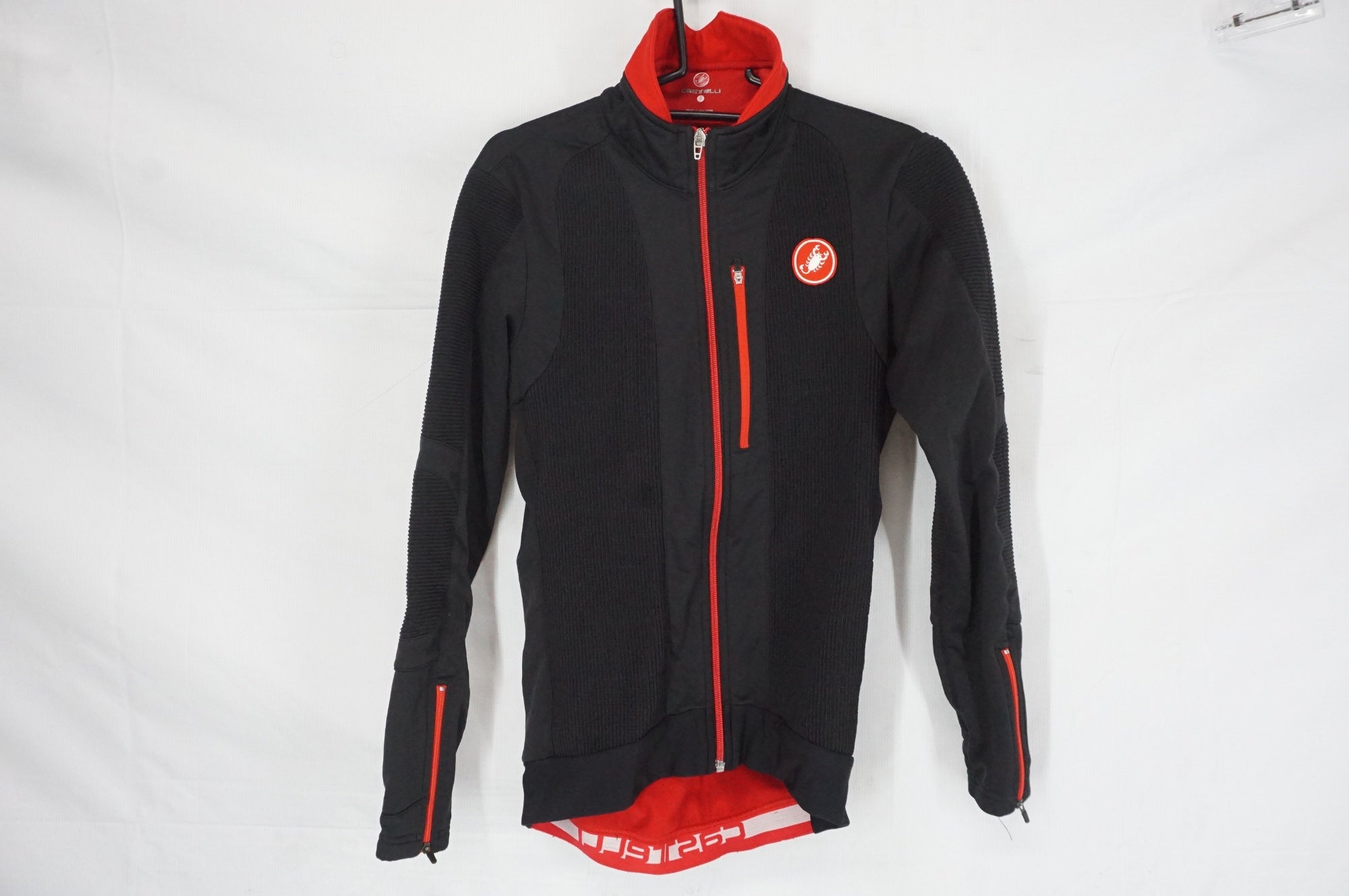 CASTELLI 「カステリ」 Sサイズ 冬用ジャケット / 阪急塚口店