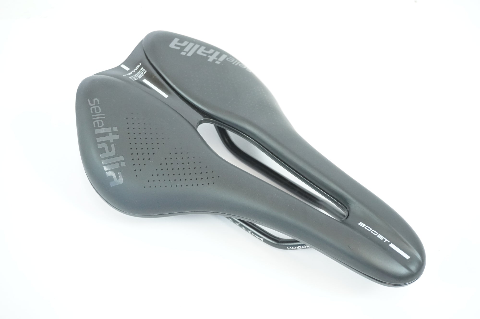 SELLE ITALIA 「セライタリア」 NOVUS BOOST EVO SUPERFLOW サドル