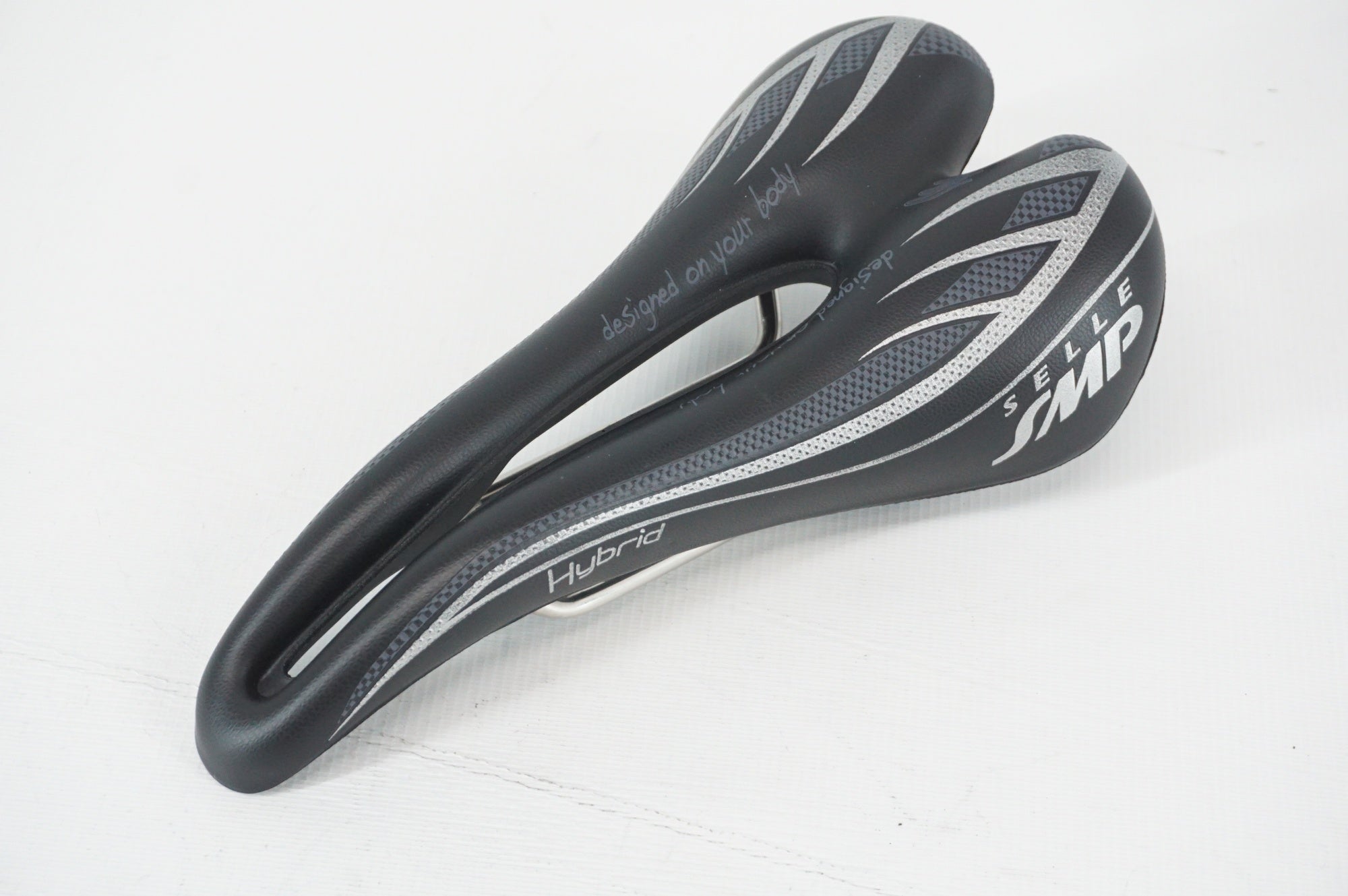 SELLE SMP 「セッレエスエムピー」 HYBRID サドル / 阪急塚口店