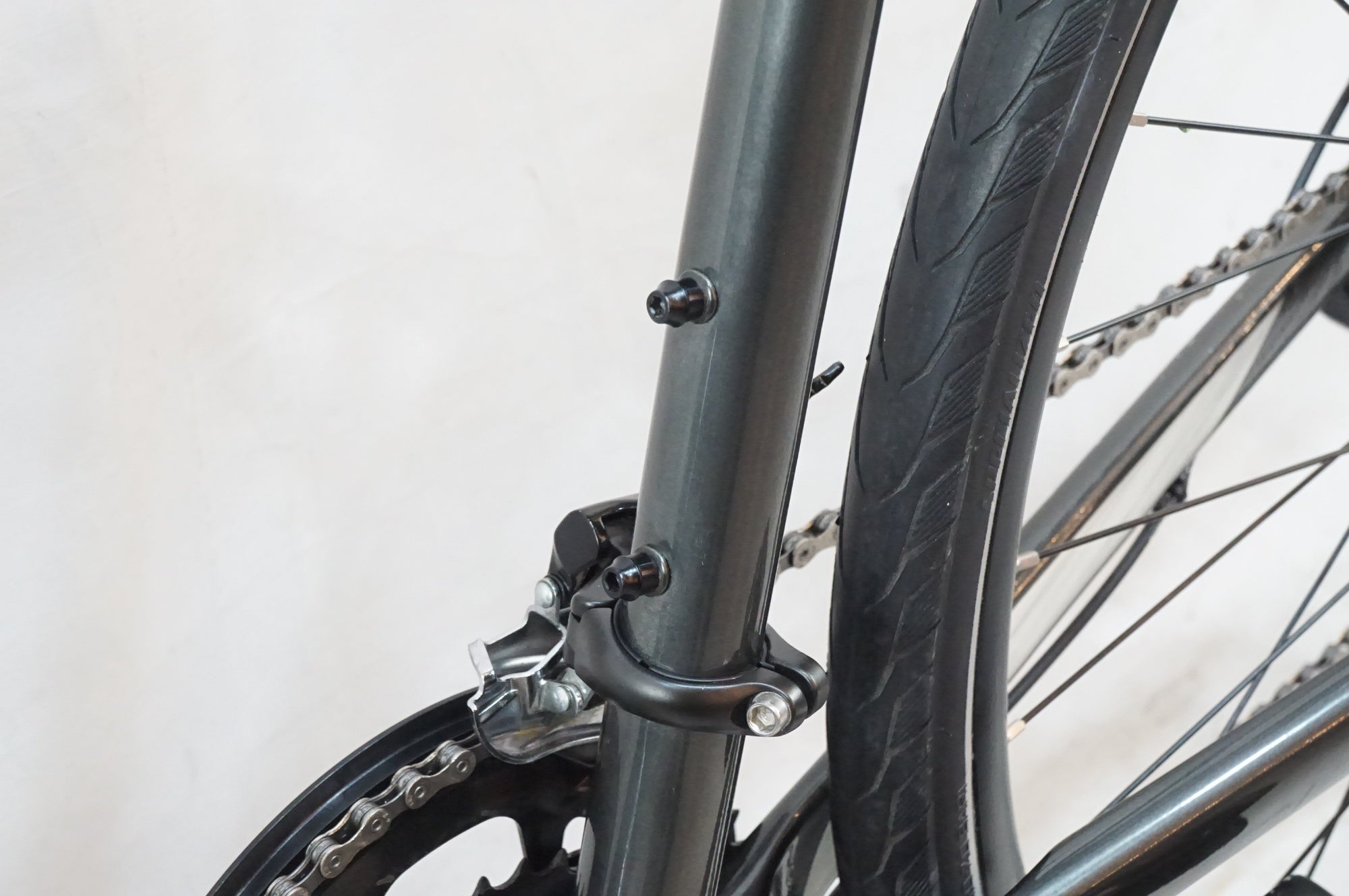 SPECIALIZED 「スペシャライズド」 MEN'S SIRRUS SPORT 2019年モデル クロスバイク / バイチャリ浦和ベース