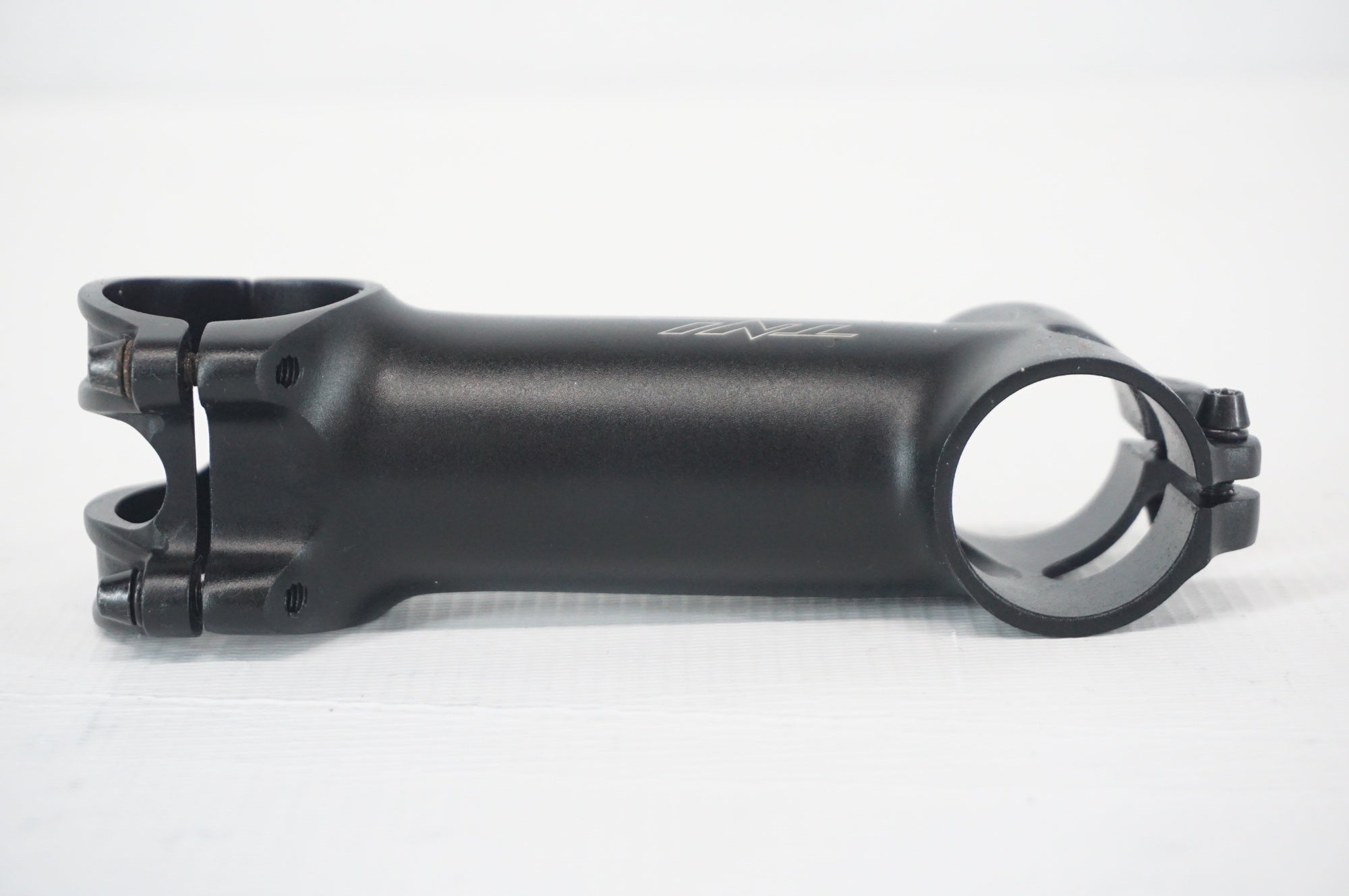 TNI 「ティーエヌアイ」 HELIUM φ31.8 100mm ステム / 阪急塚口店