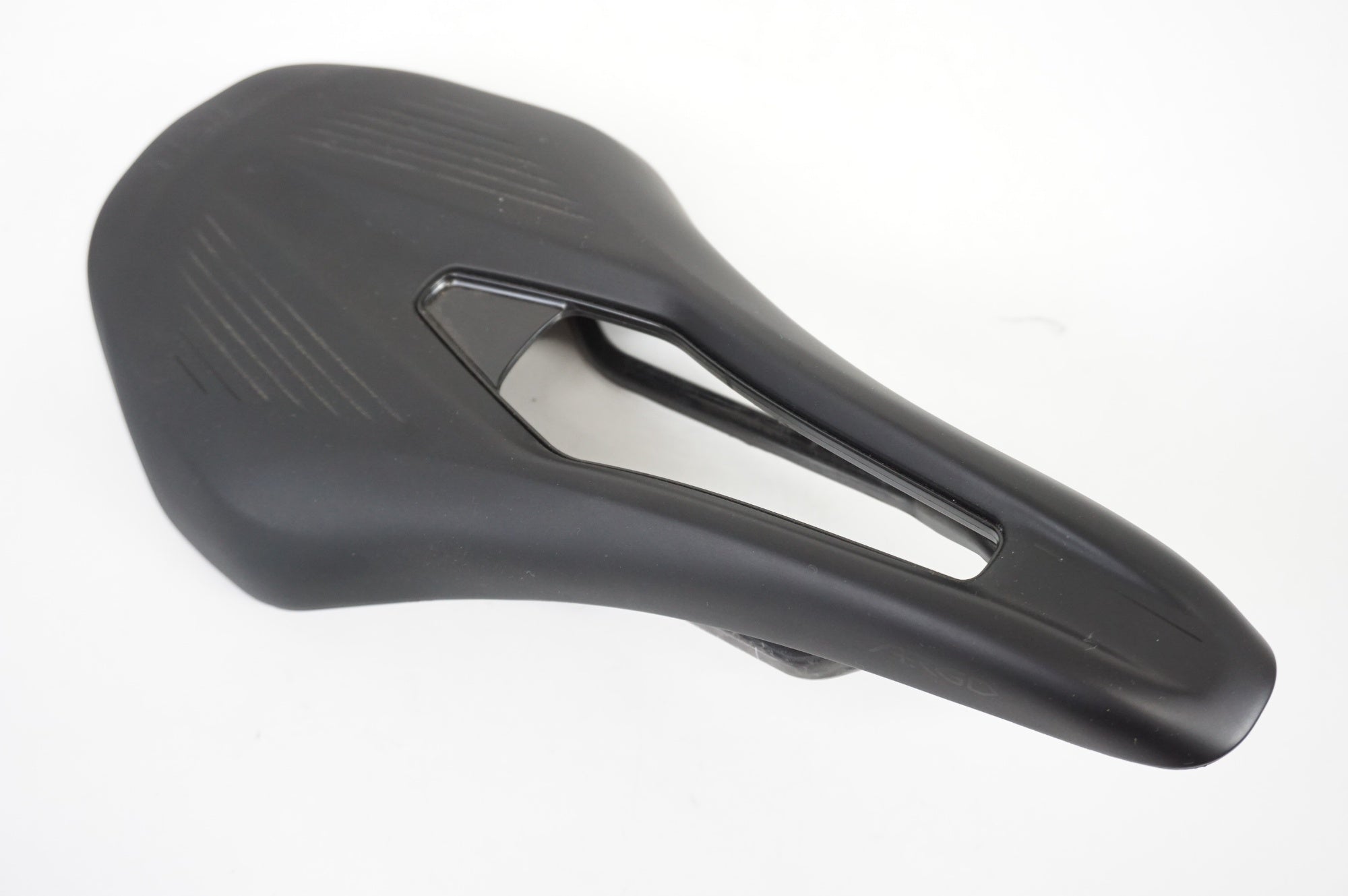 FIZIK 「フィジーク」 VENTO ARGO R1 サドル / 大宮店