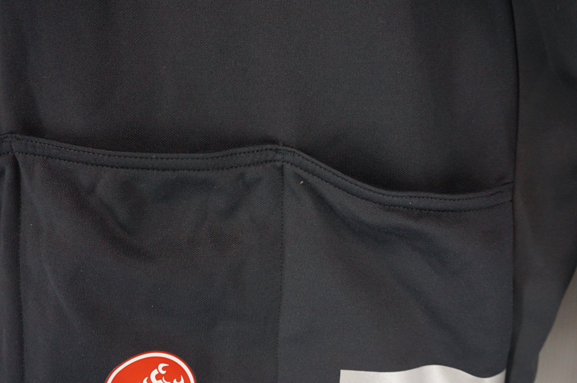 CASTELLI 「カステリ」 GORE-TEX INFINIUM Mサイズ ジャージ / 阪急塚口店