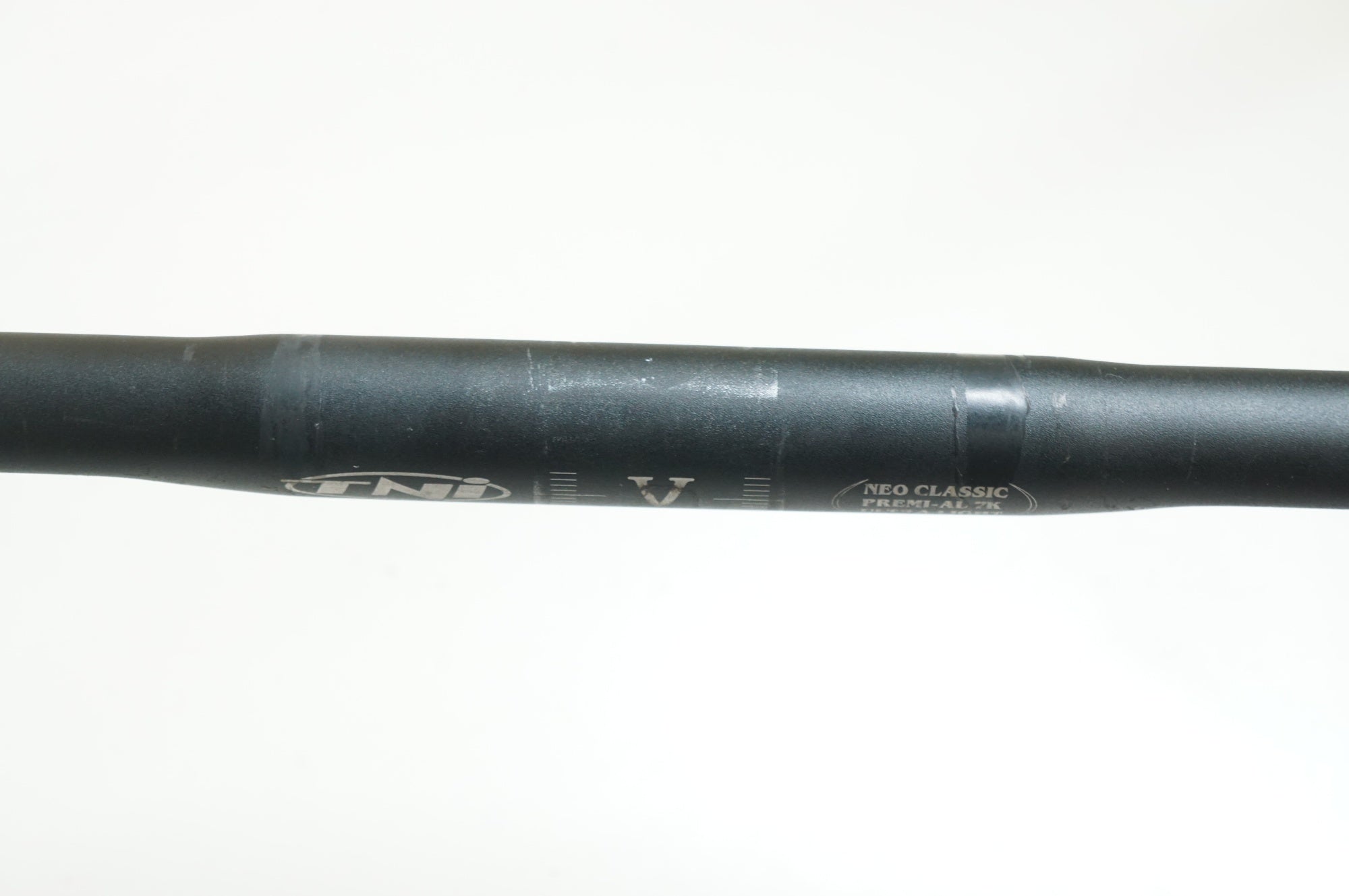 TNI 「ティーエヌアイ」 VICTORY BAR φ26.0 360mm ハンドル / 大宮店