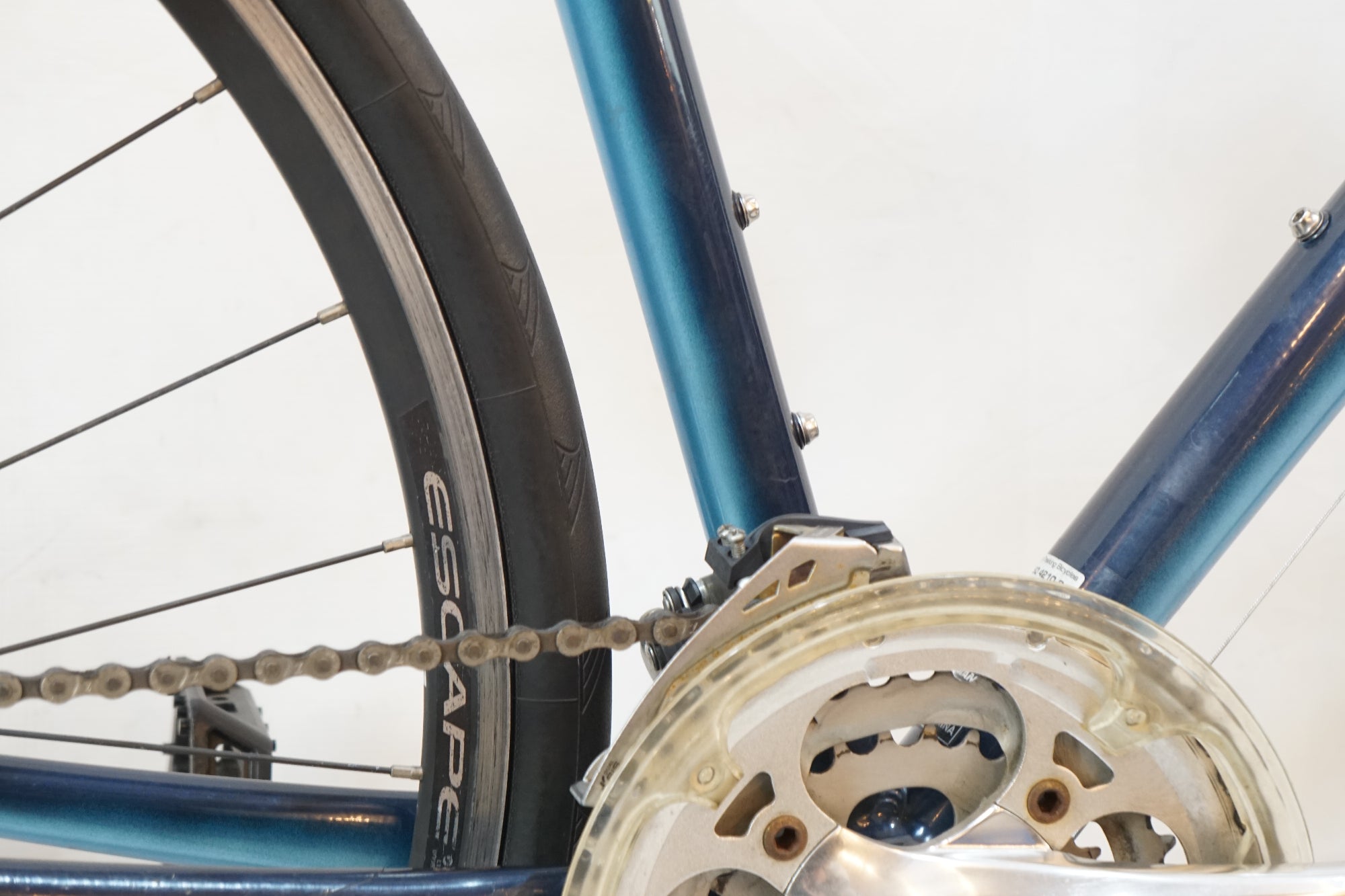 GIANT 「ジャイアント」 ESCAPE R3 2015年モデル クロスバイク / バイチャリ浦和ベース