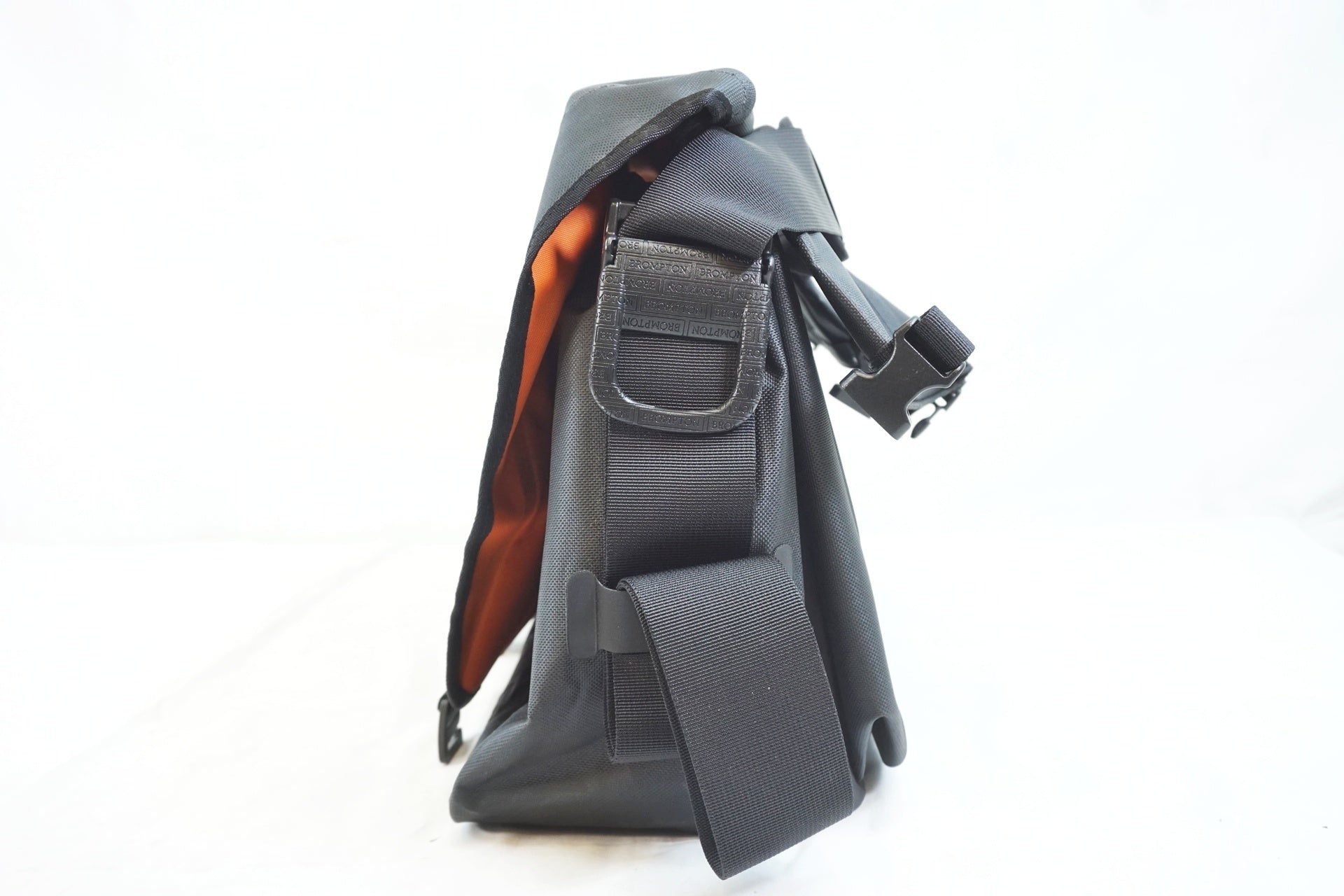 BROMPTON 「ブロンプトン」 METRO MESSENGER バッグ / 有明ガーデン店