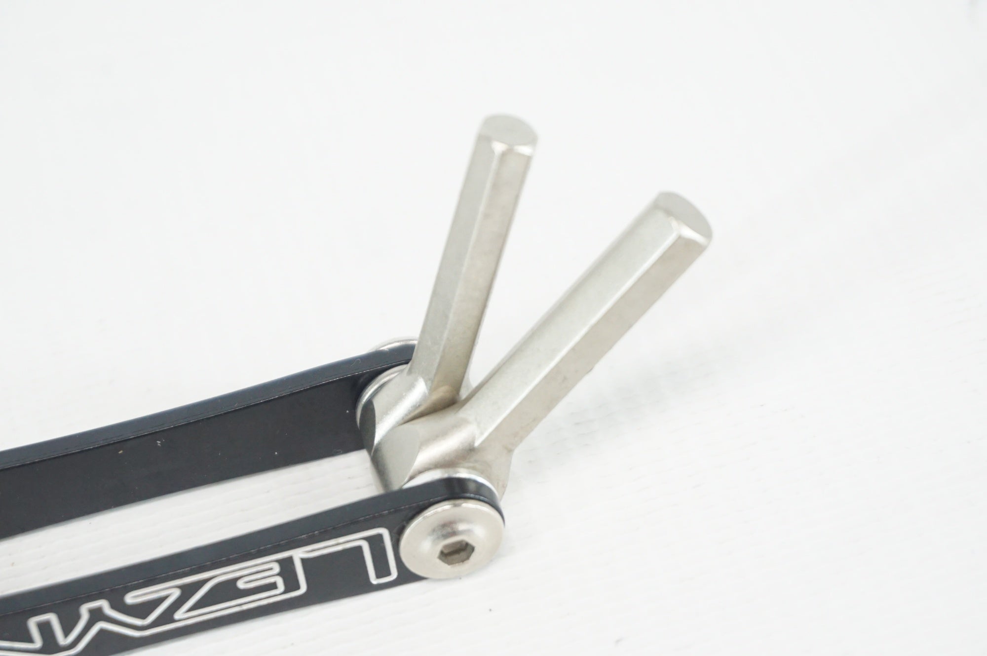 LEZYNE 「レザイン」 V5 携帯工具 / 阪急塚口店