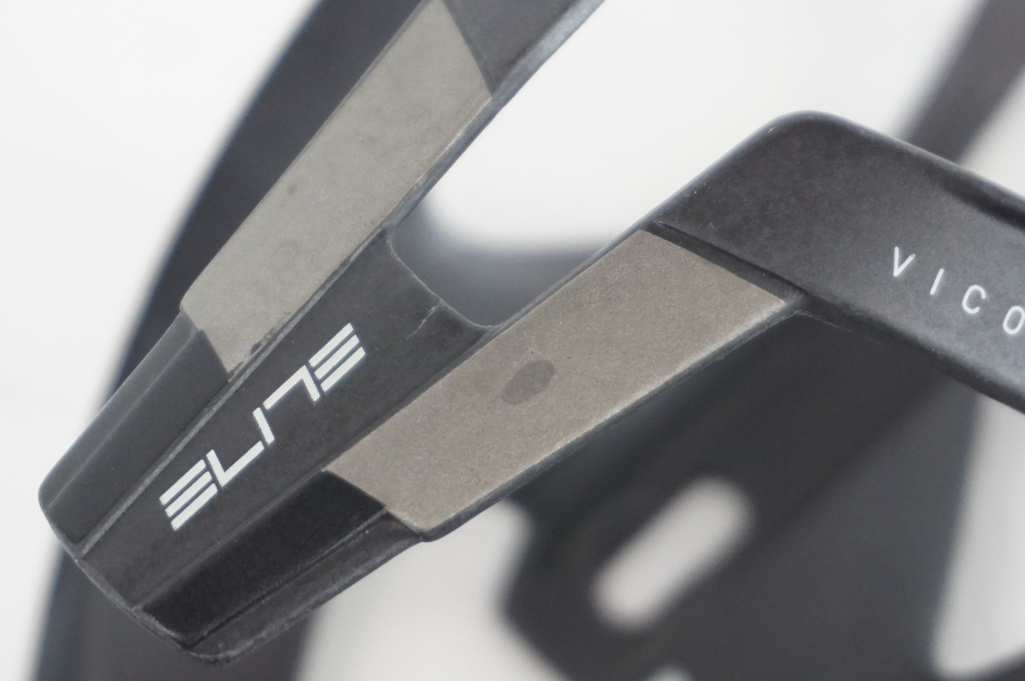 ELITE 「エリート」 VICO CARBON ボトルケージ / 阪急塚口店