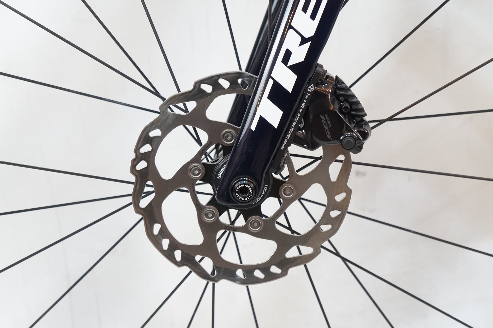 TREK 「トレック」 EMONDA SLR6 2023年モデル ロードバイク / バイチャリ浦和ベース
