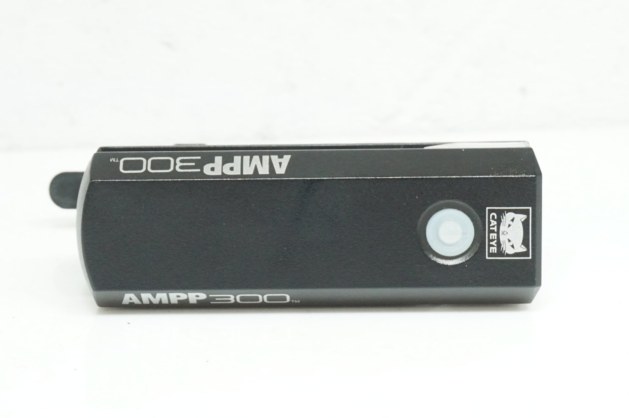 CATEYE 「キャットアイ」 AMPP 300 121g フロントライト / 大宮店